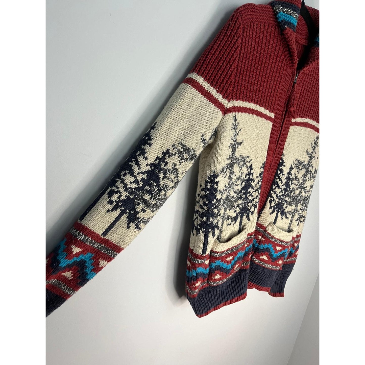 American Eagle Cardigan Women XS Knit Sweater Red Winter Fair Isle Zip Trees