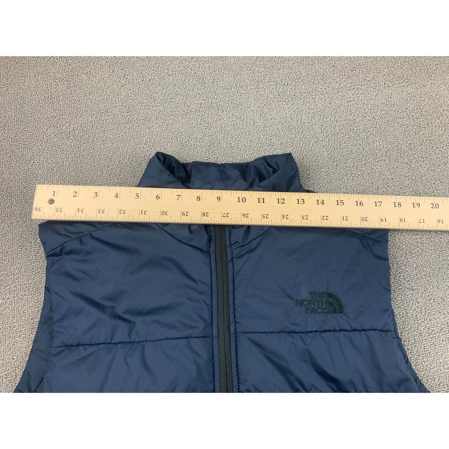 The North Face Men's Medium Navy Blue Puffer Vest Jacket
