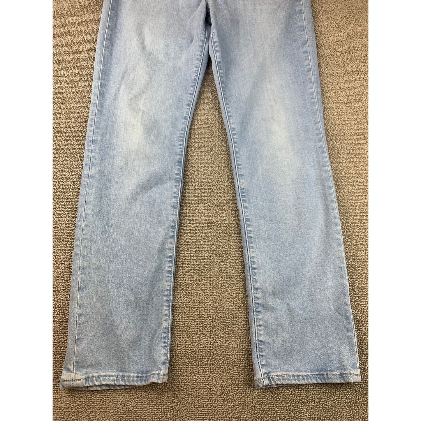 Levi's Women's 29x28 724 High Rise Light Wash Premium Jeans