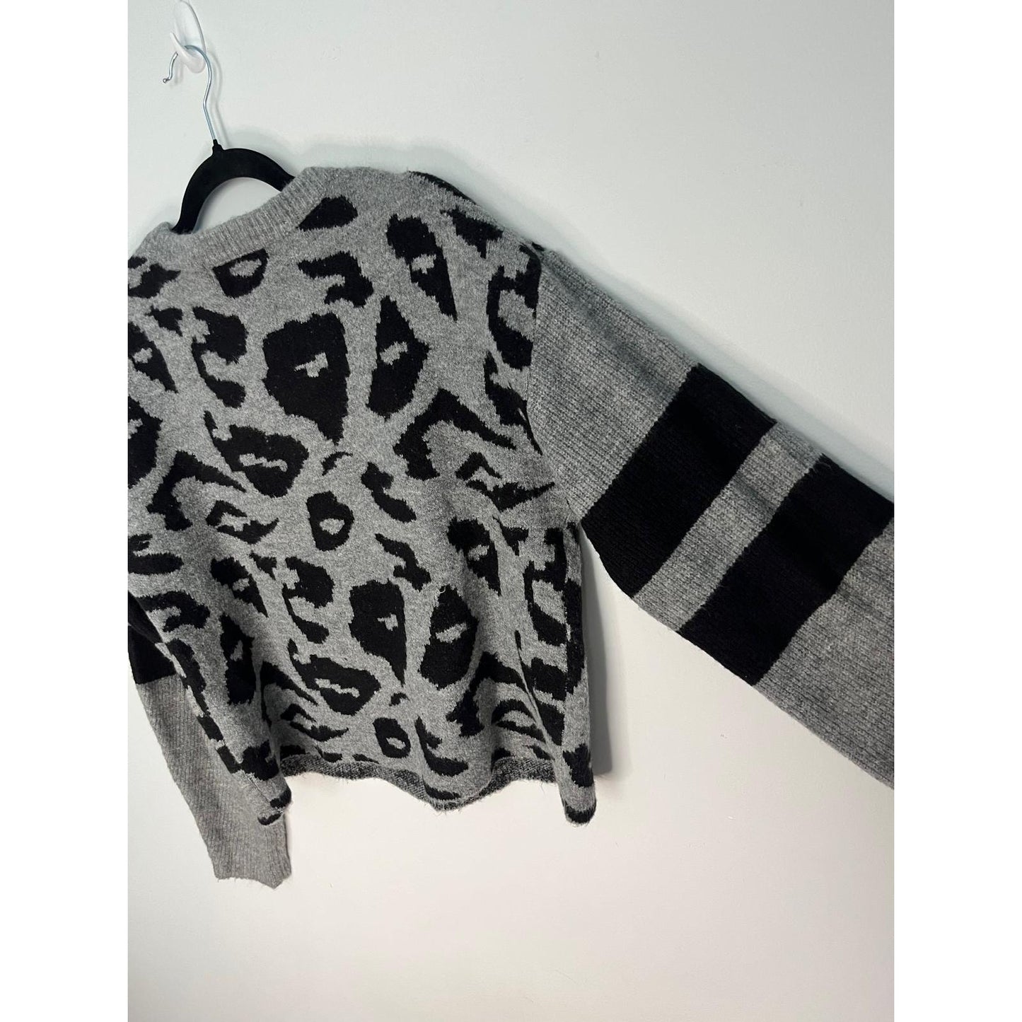 John + Jenn Sweater Women L Gray Leopard Stripe Knit Pullover Fuzzy Cozy