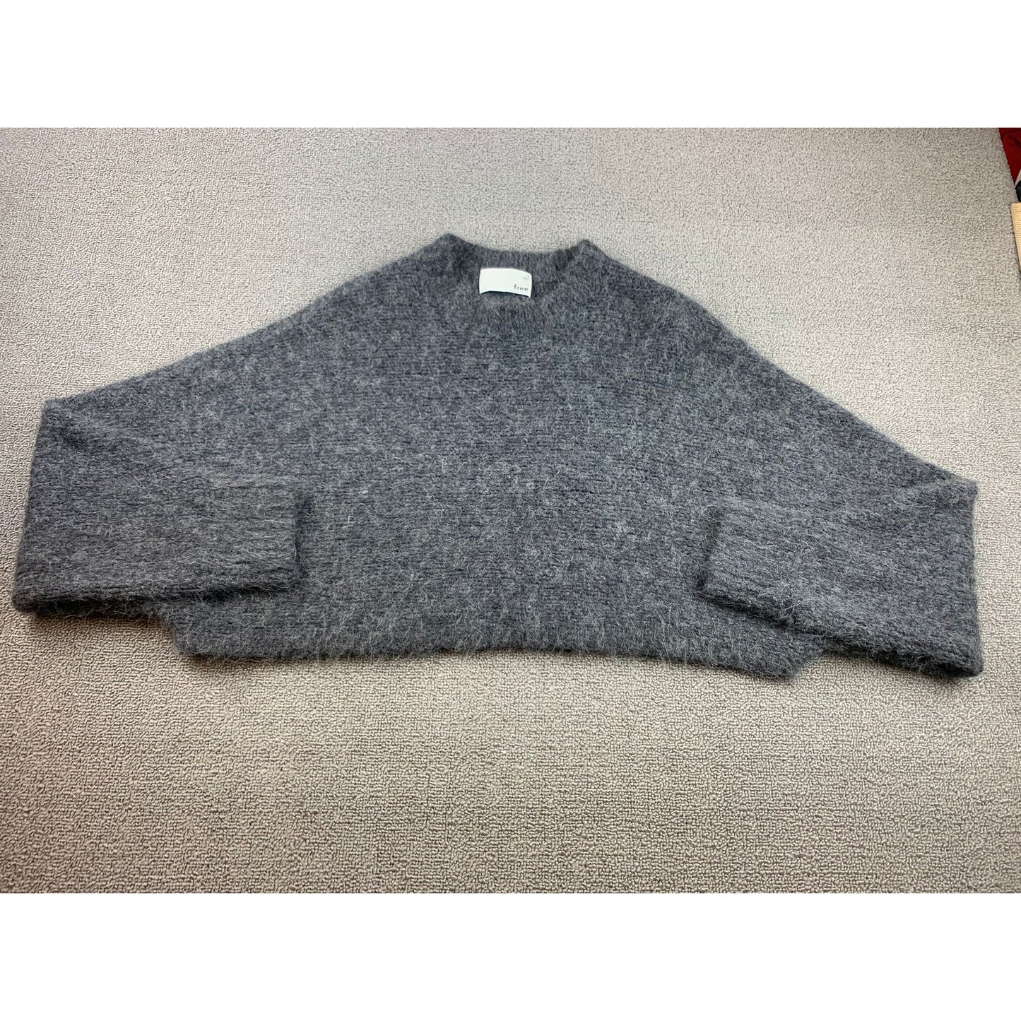 Wilfred Free Women's Medium Grey Cropped Fuzzy Sweater Long Sleeve