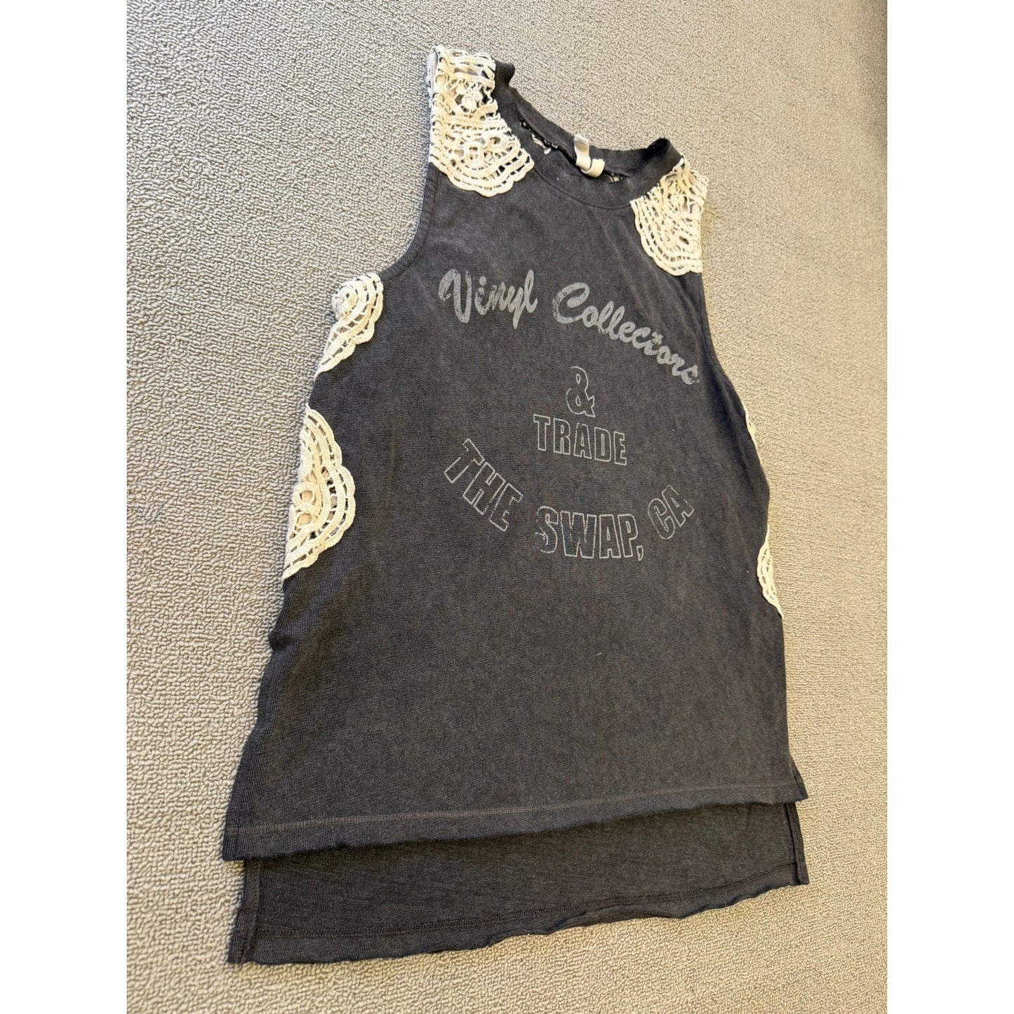 We The Free Women's Extra Small Gray Graphic Lace Tank Top