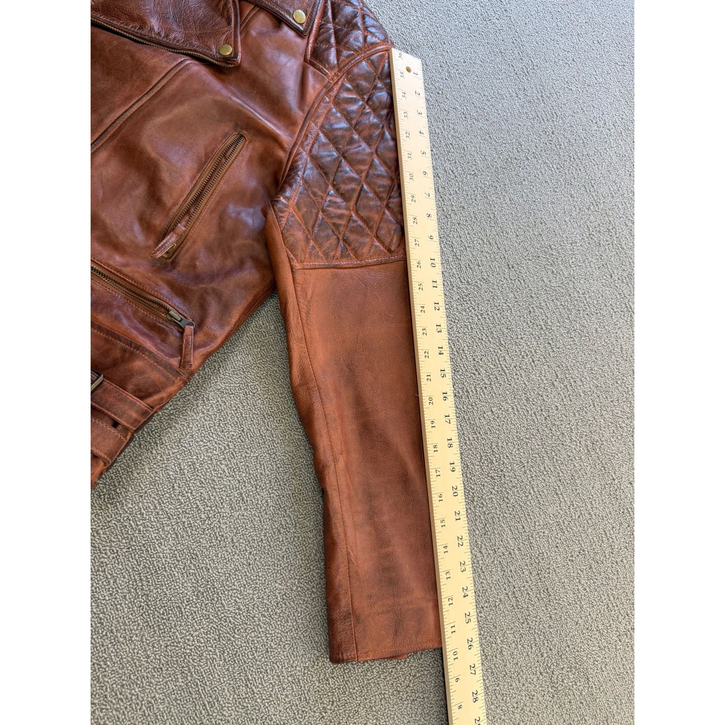 FZ Merchandise Large Men's Brown Leather Motorcycle Jacket Quilted Shoulders