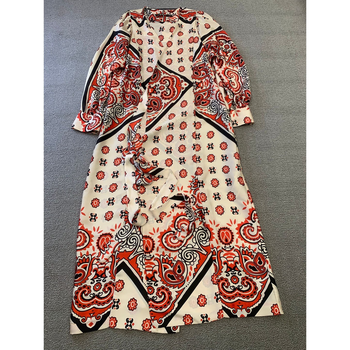 Zara Women's XS White Red Black Patterned Long Sleeve Dress