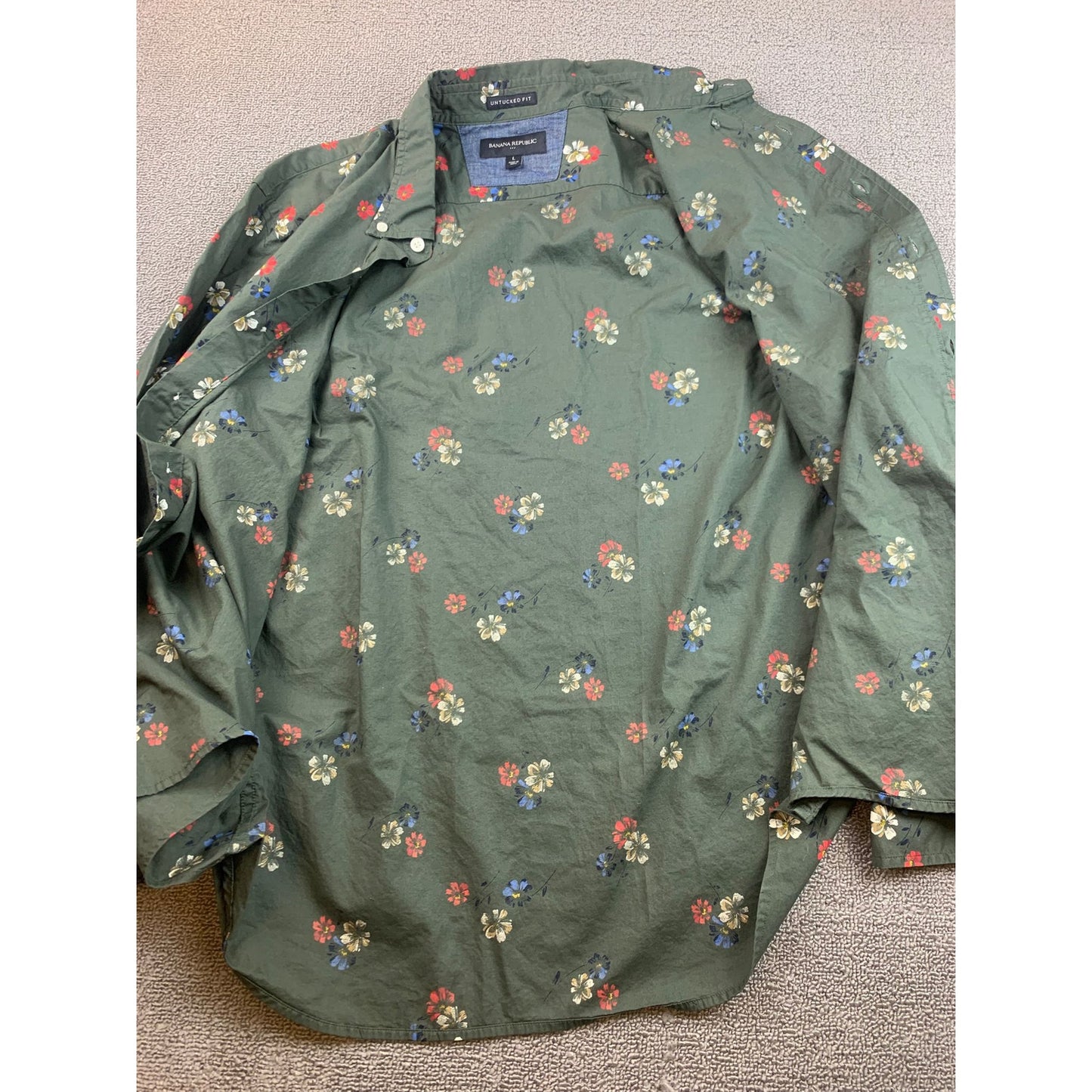 BANANA REPUBLIC Large Green Floral Untucked Fit Long Sleeve Button Down Shirt