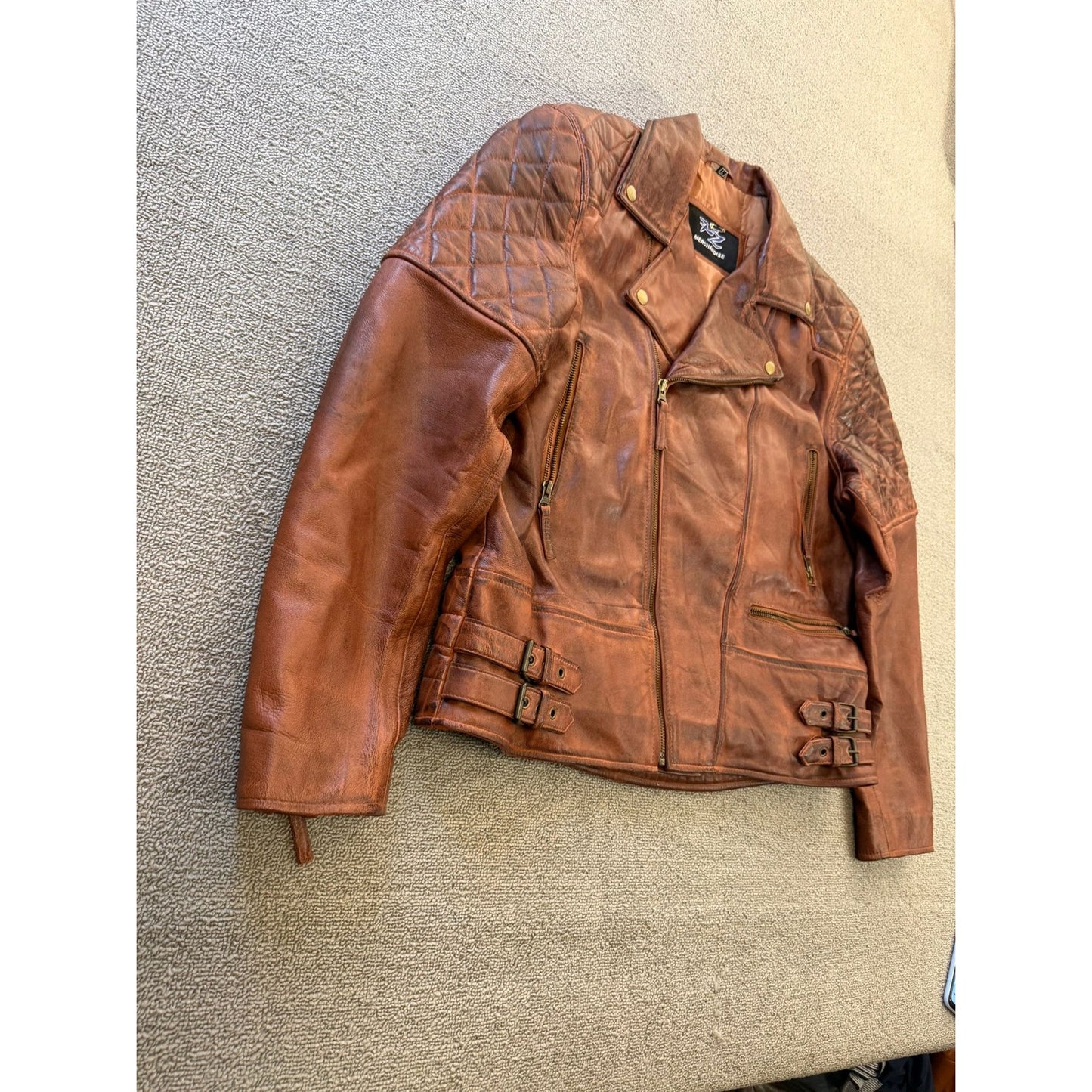 FZ Merchandise Large Men's Brown Leather Motorcycle Jacket Quilted Shoulders