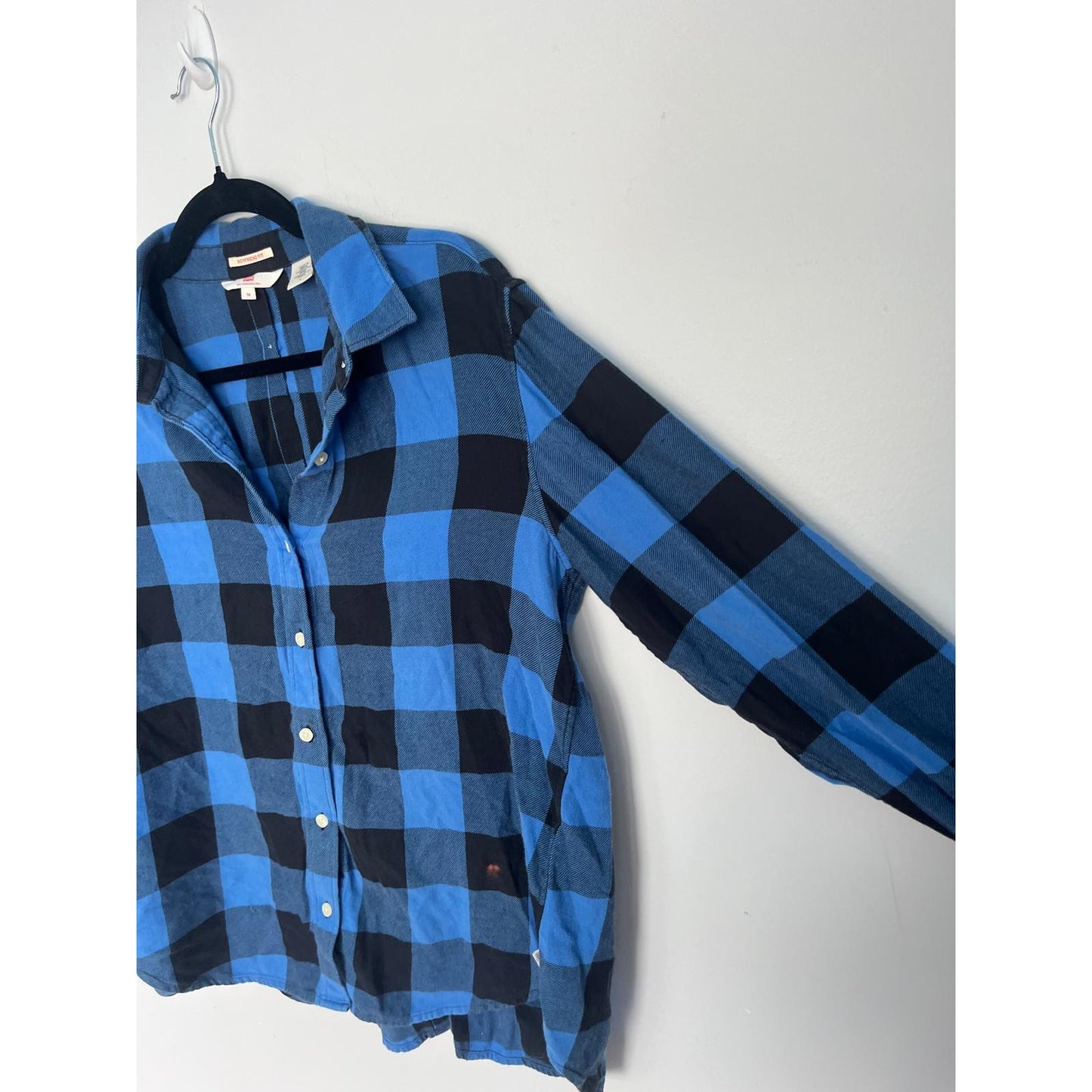 Levi's Plaid Button Down Shirt Womens M Boyfriend Fit Blue Black Flannel