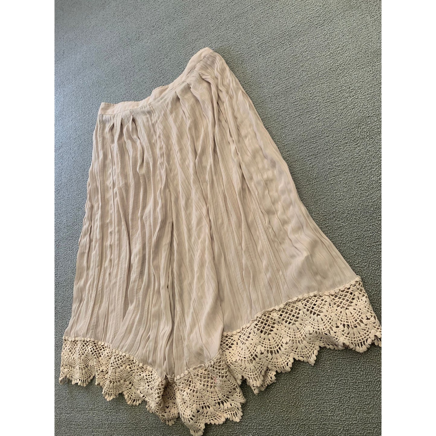 Free People Women's L Flowy Shorts Beige Cropped Culottes Crochet Lace Hem