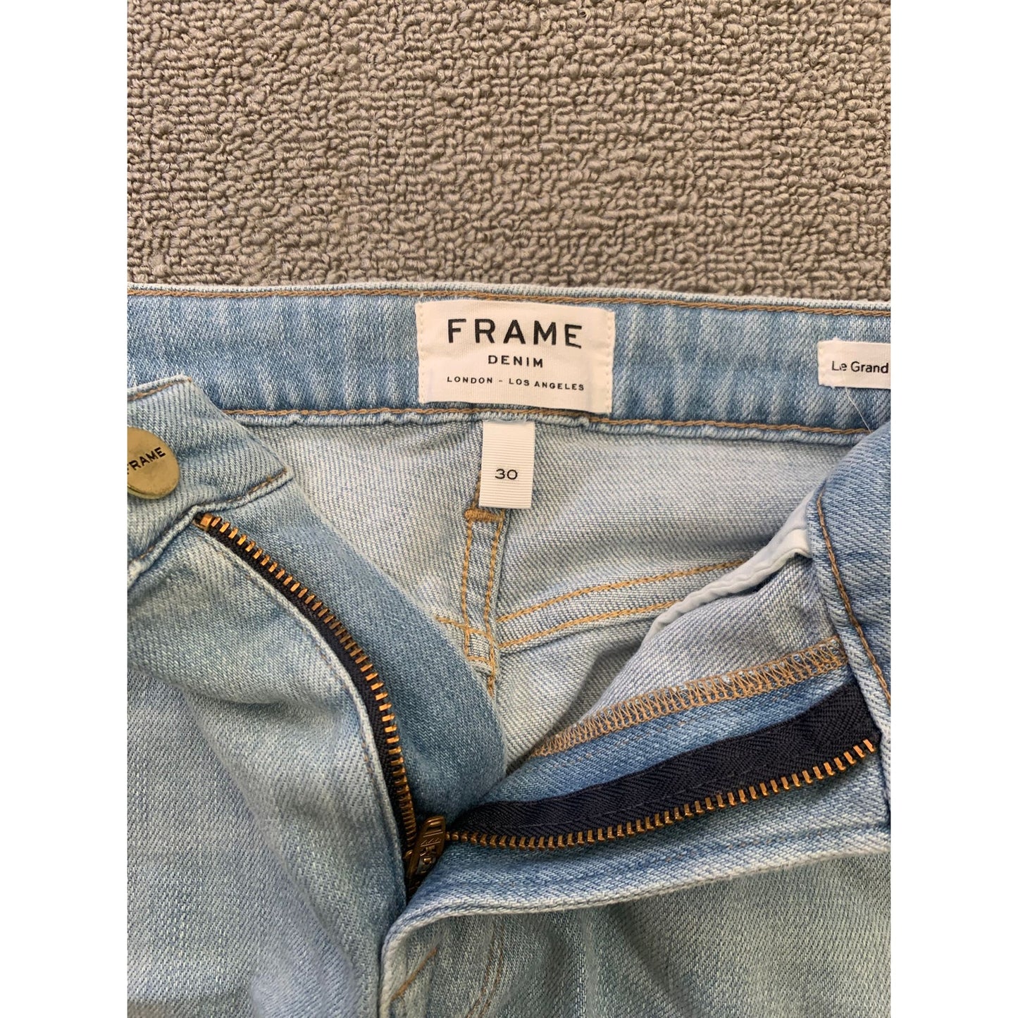Frame Women 30 Light Wash Blue Cut Off Raw Hem Denim Shorts