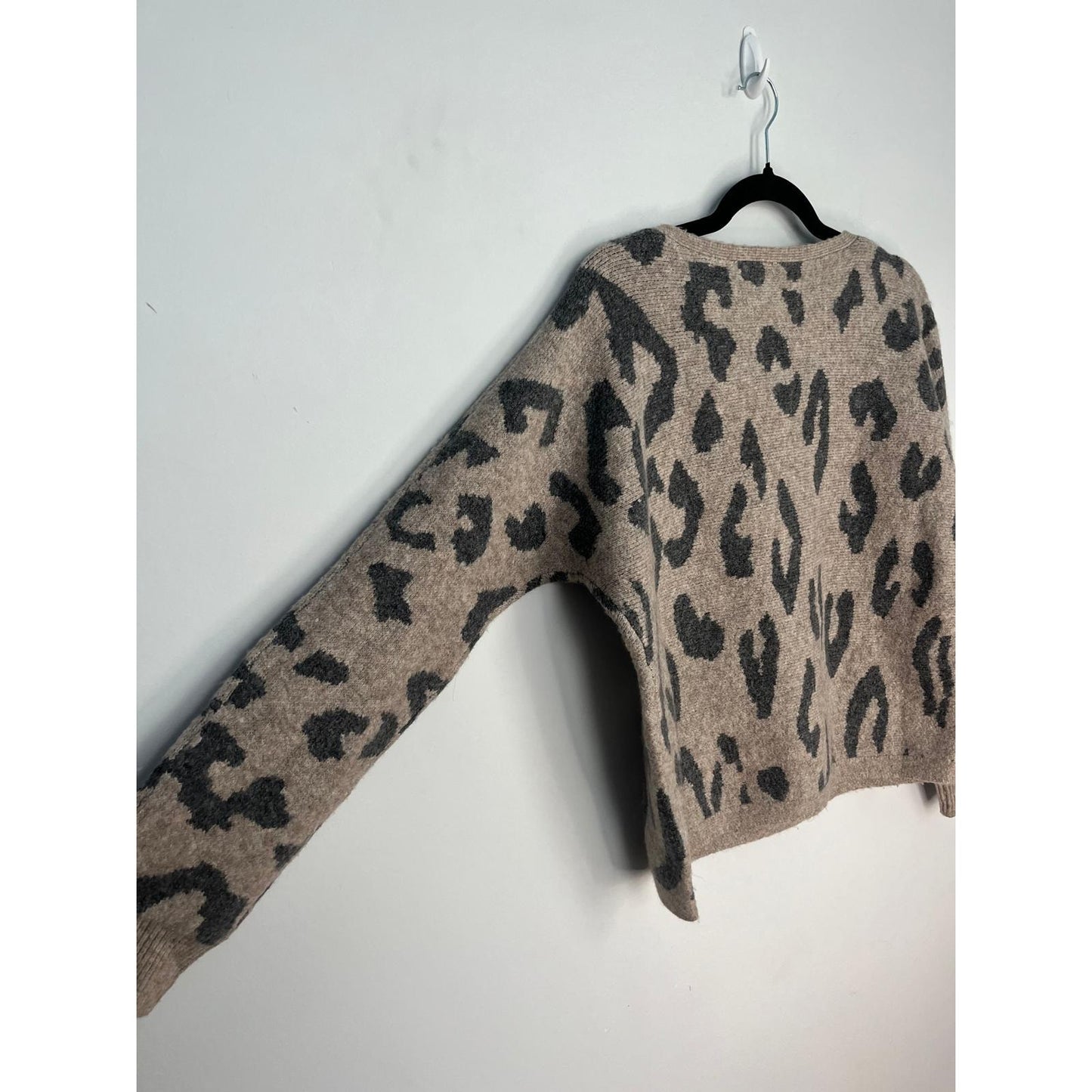 Hem & Thread Leopard Print Sweater Women Small Taupe Gray Pullover Fuzzy Knit