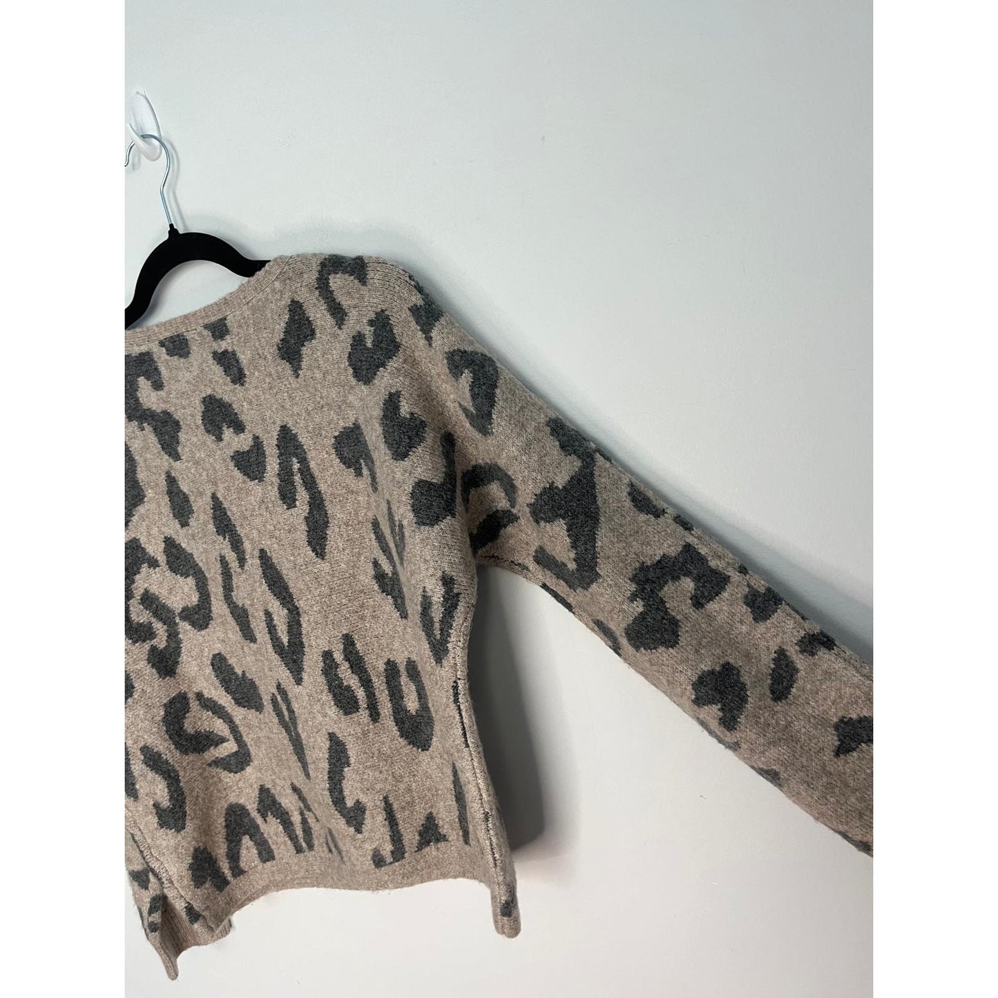Hem & Thread Leopard Print Sweater Women Small Taupe Gray Pullover Fuzzy Knit