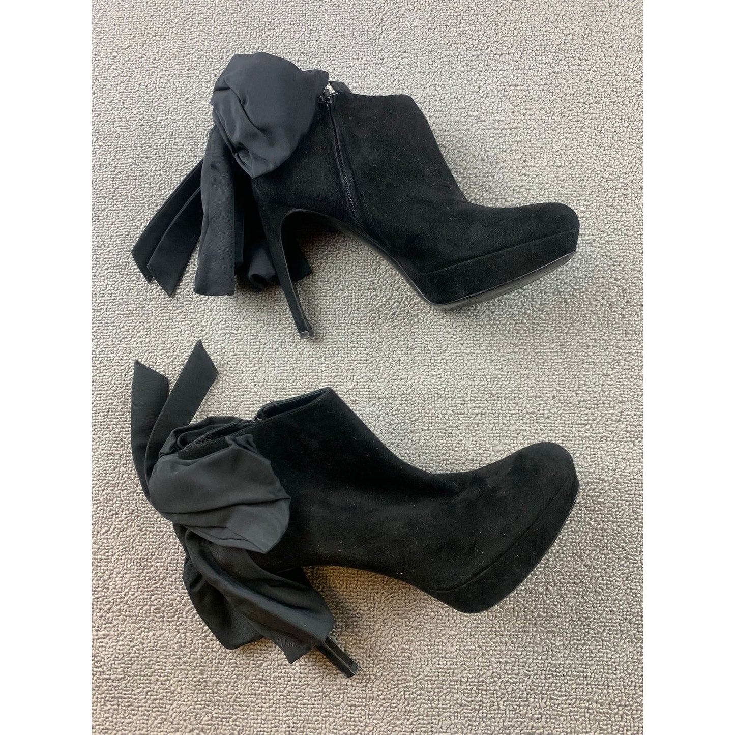 Genuine Alexander McQueen Black Suede Bow Ankle Boots Size 38 Authentic