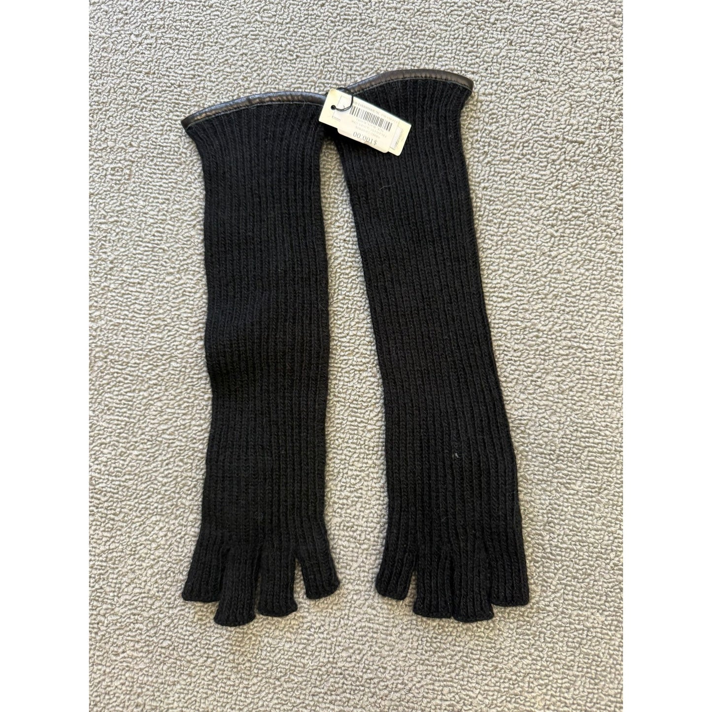 Carolina Amato Women One Size Black Cashmere Lambskin Fingerless Gloves