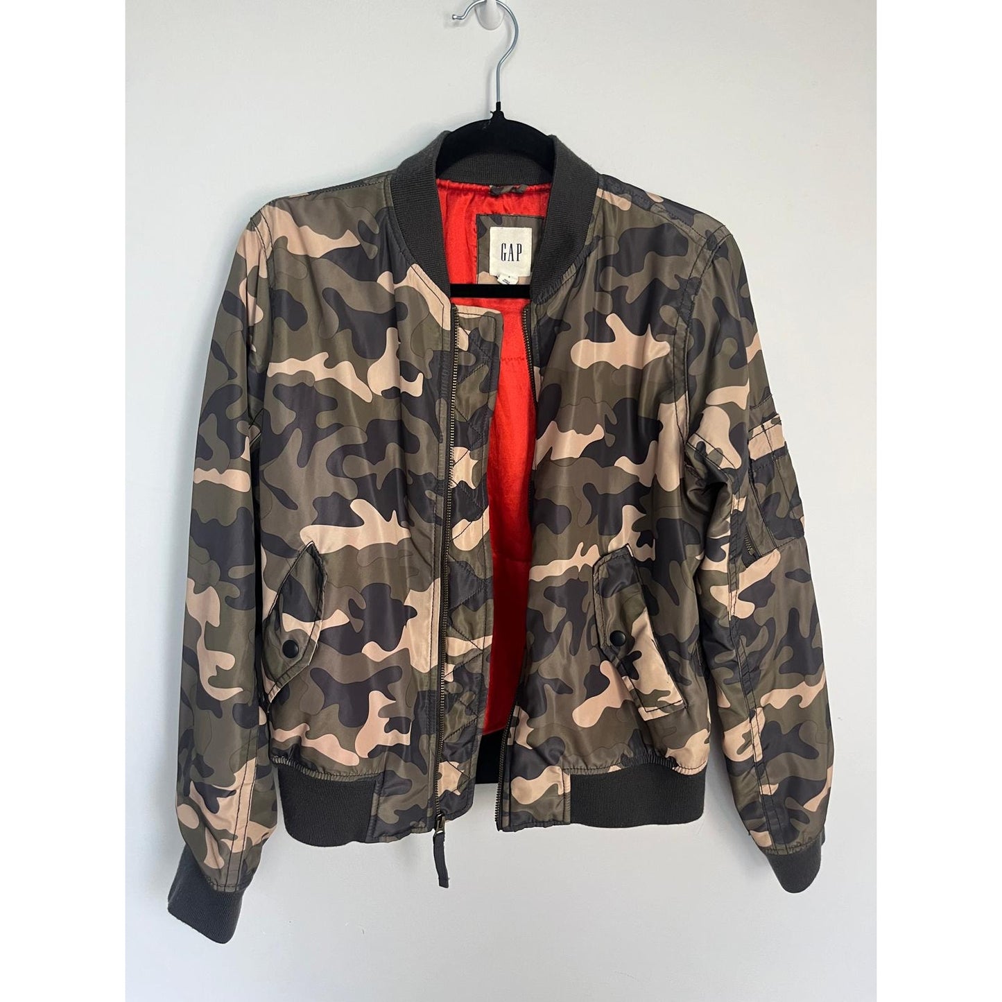 GAP Camo Bomber Jacket Women Small Reversible Red Lining Lightweight