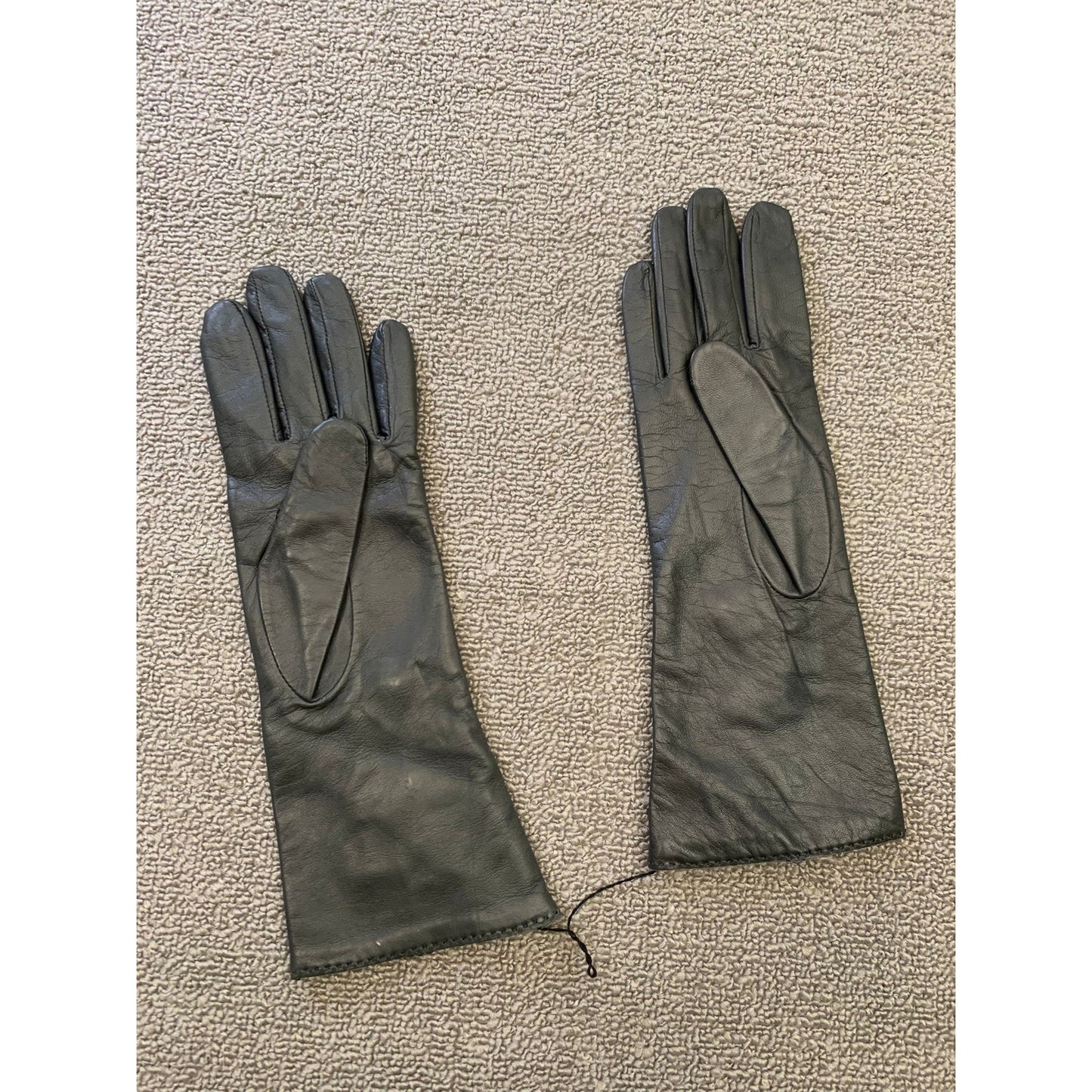 Carolina Amato Women S Black Lambskin Silk lined Gloves With Buttons