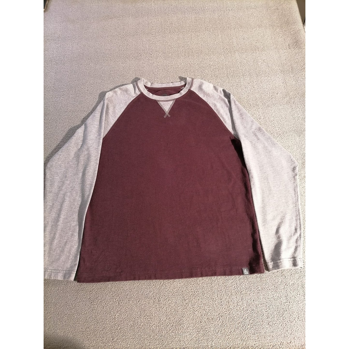 The North Face Large Female Maroon Grey Raglan Long Sleeve Casual T-Shirt Top