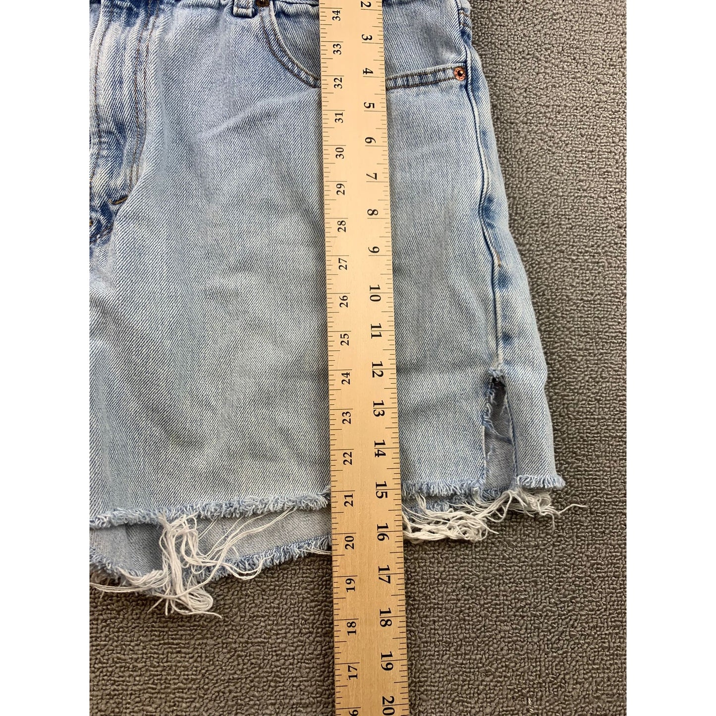 Levi's 560 Men's W36 Light Wash Frayed Hem Denim Cutoff Shorts Casual