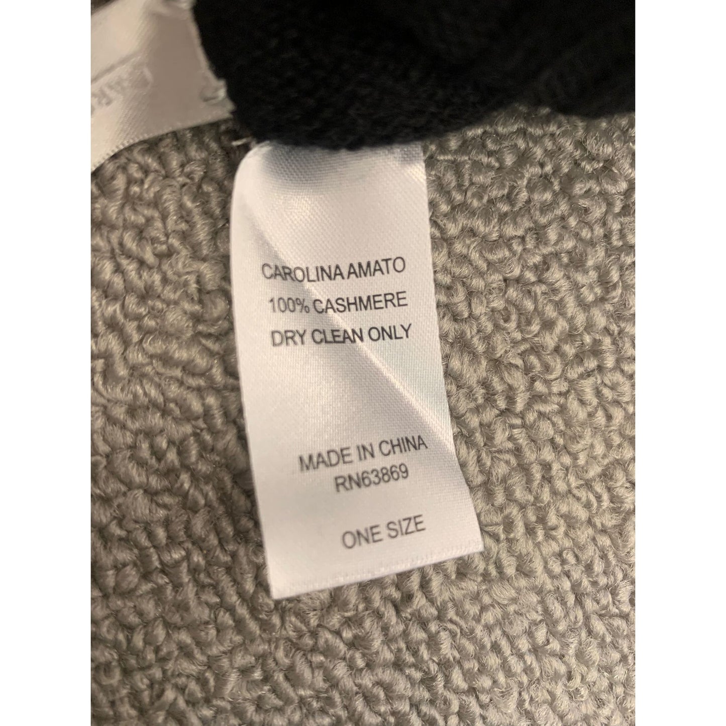 Carolina Amato Men's One Size Black 100% Cashmere Holed It Gloves