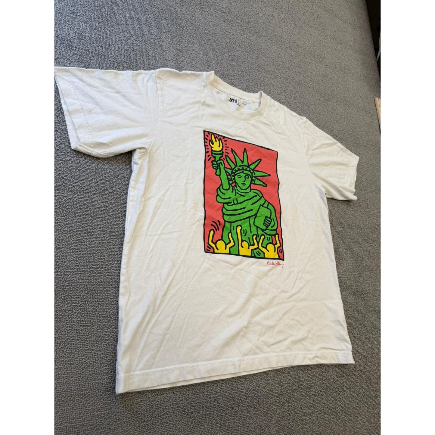 Uniqlo UT Keith Haring XS White Statue of Liberty Graphic Tee
