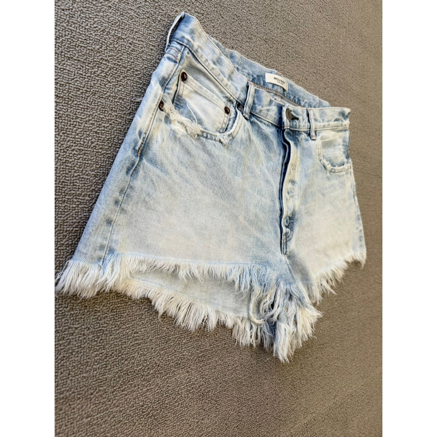 MOUSSY VINTAGE Women 33 Light Wash Distressed Denim Shorts Frayed Hem