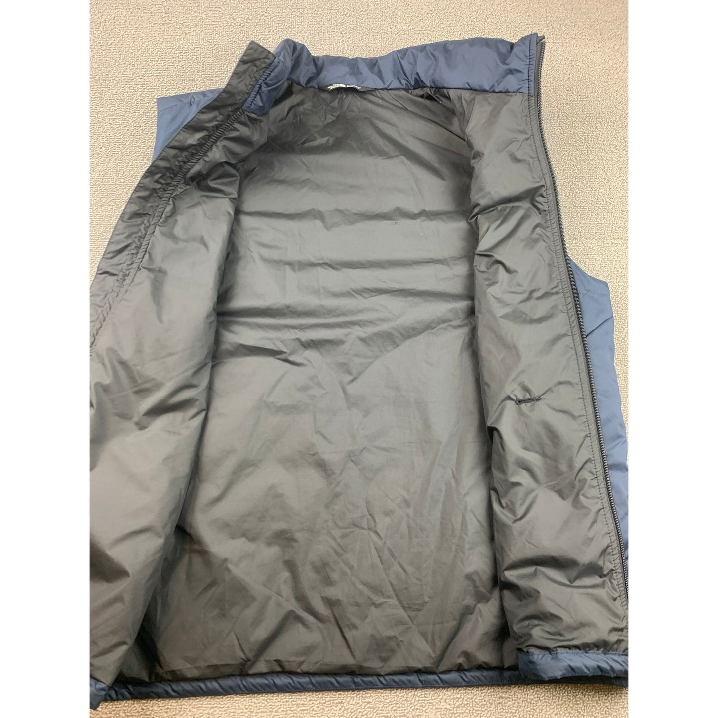 The North Face Men's Medium Navy Blue Puffer Vest Jacket