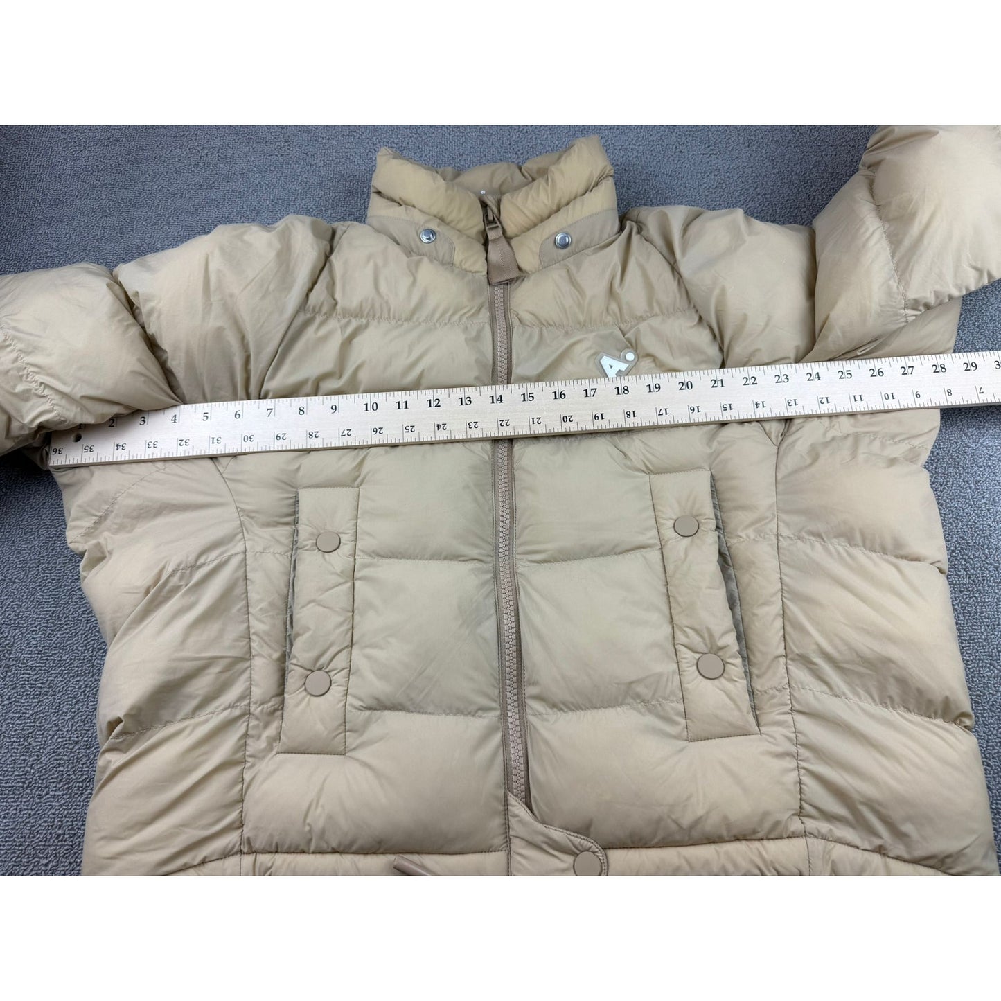The Arrivals Women's Size Small Beige Puffer Jacket Winter