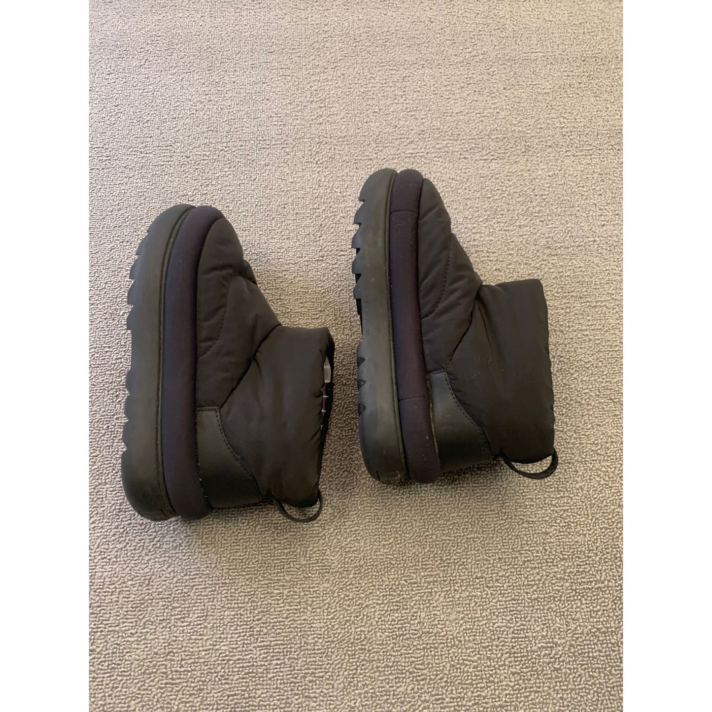 UGG Women US 7 Black Classic Maxi Mini Boots