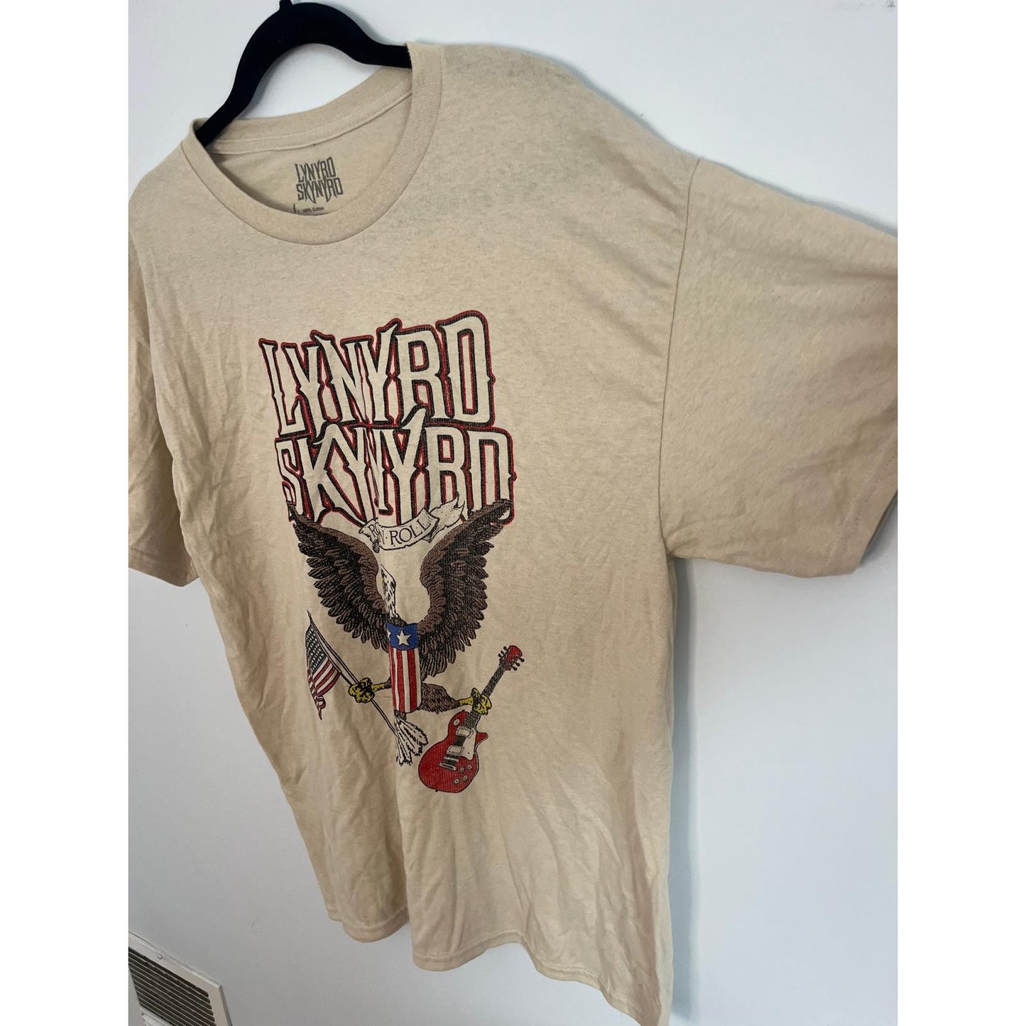 Lynyrd Skynyrd T-Shirt Men L Beige Rock Eagle Flag Guitar Graphic Band Tee