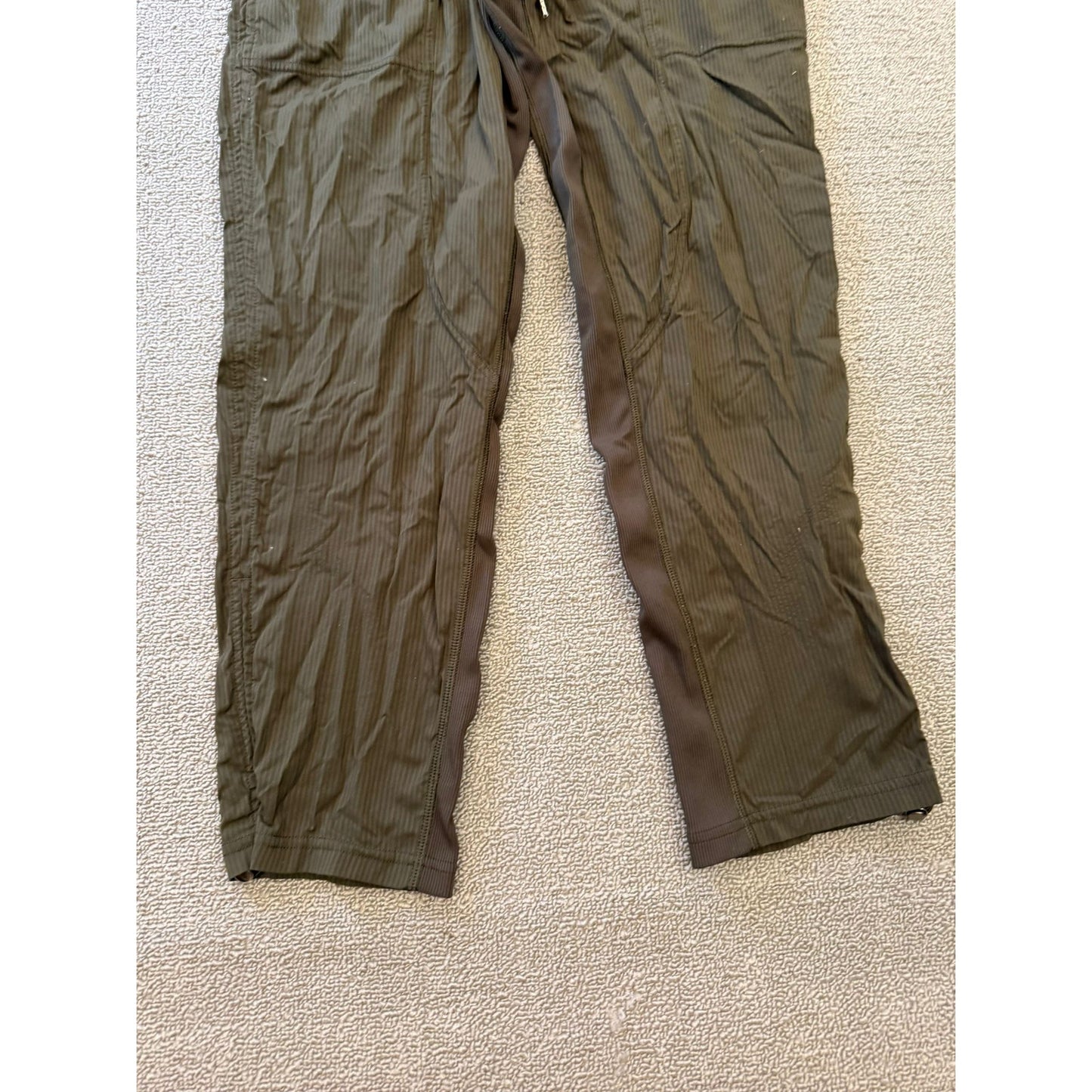 Lululemon Womens 4 Olive Green Dance Studio Crop Pants