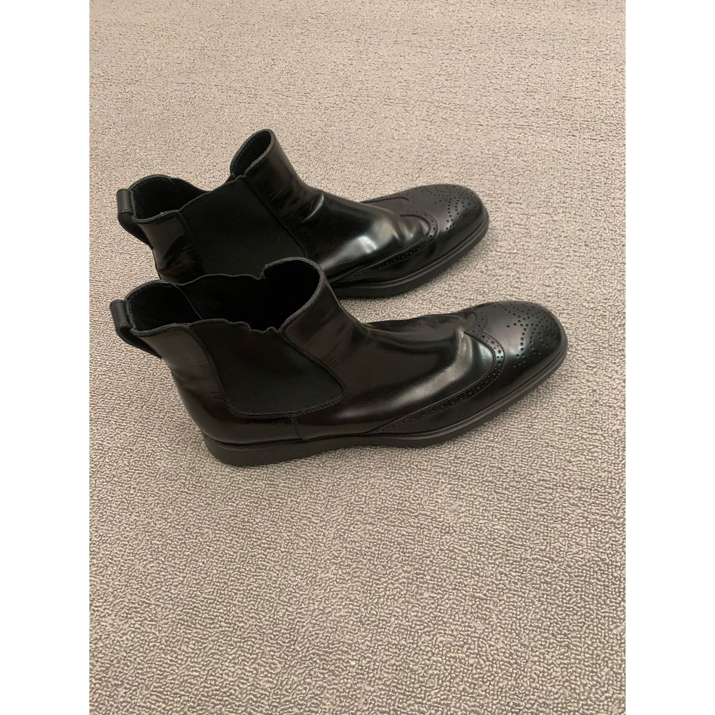 Tod's Men 9 Black Patent Leather Brogue Chelsea Boots