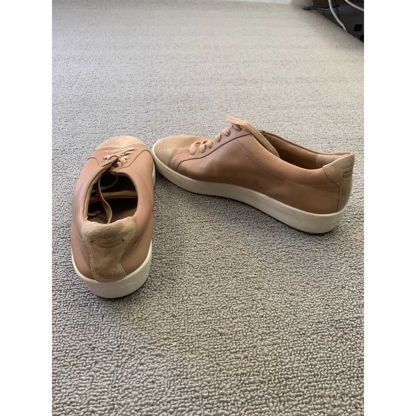 VINCE Women 7 Janna Suede Leather Low Top Lace Up Sneaker