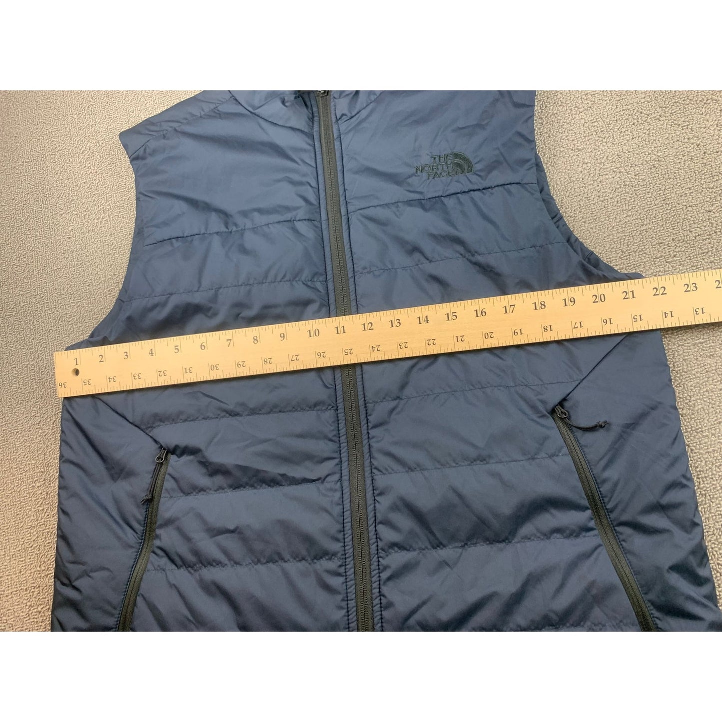 The North Face Men's Medium Navy Blue Puffer Vest Jacket