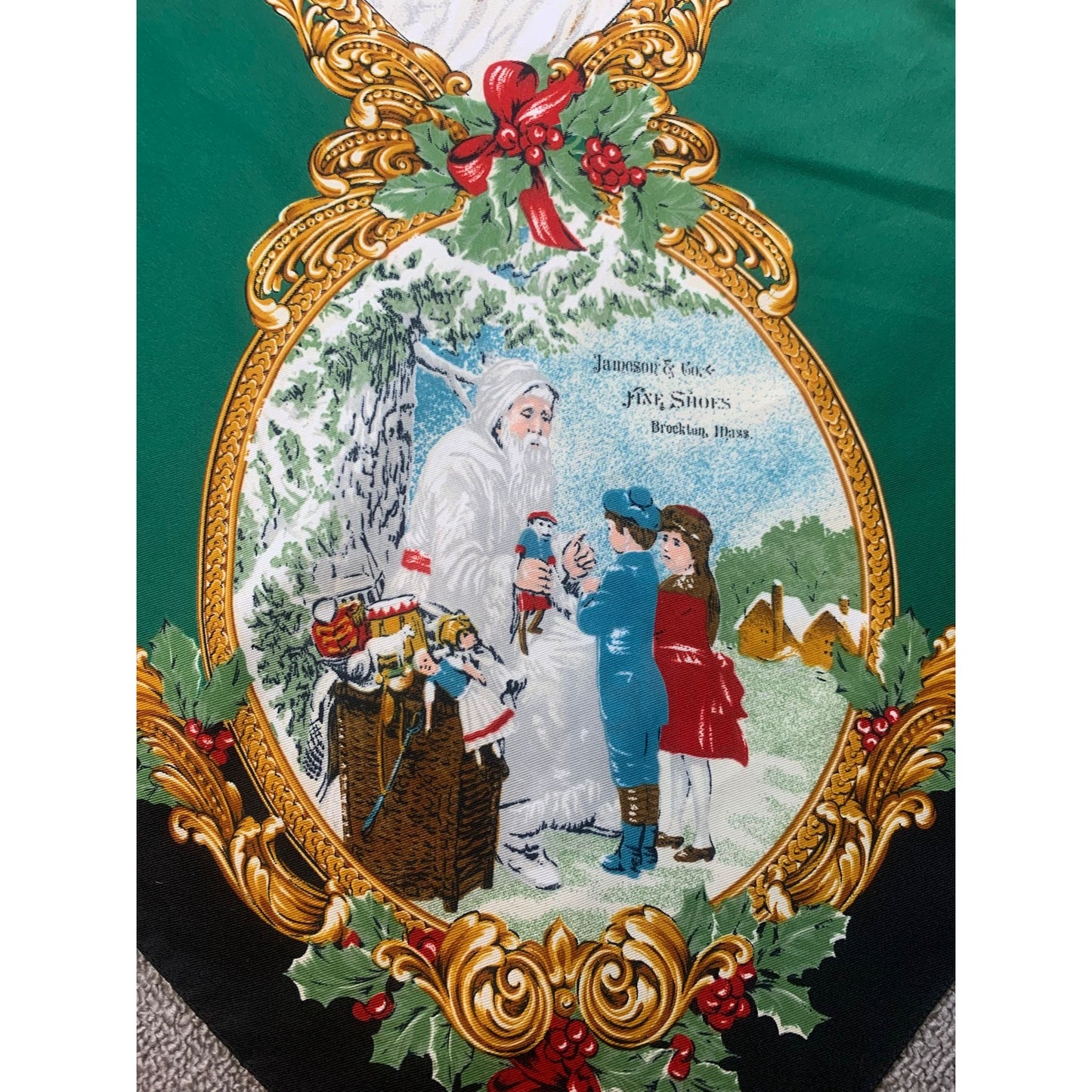 Christmas theme scarf Smithsonian Institution 1996 Made in Italy