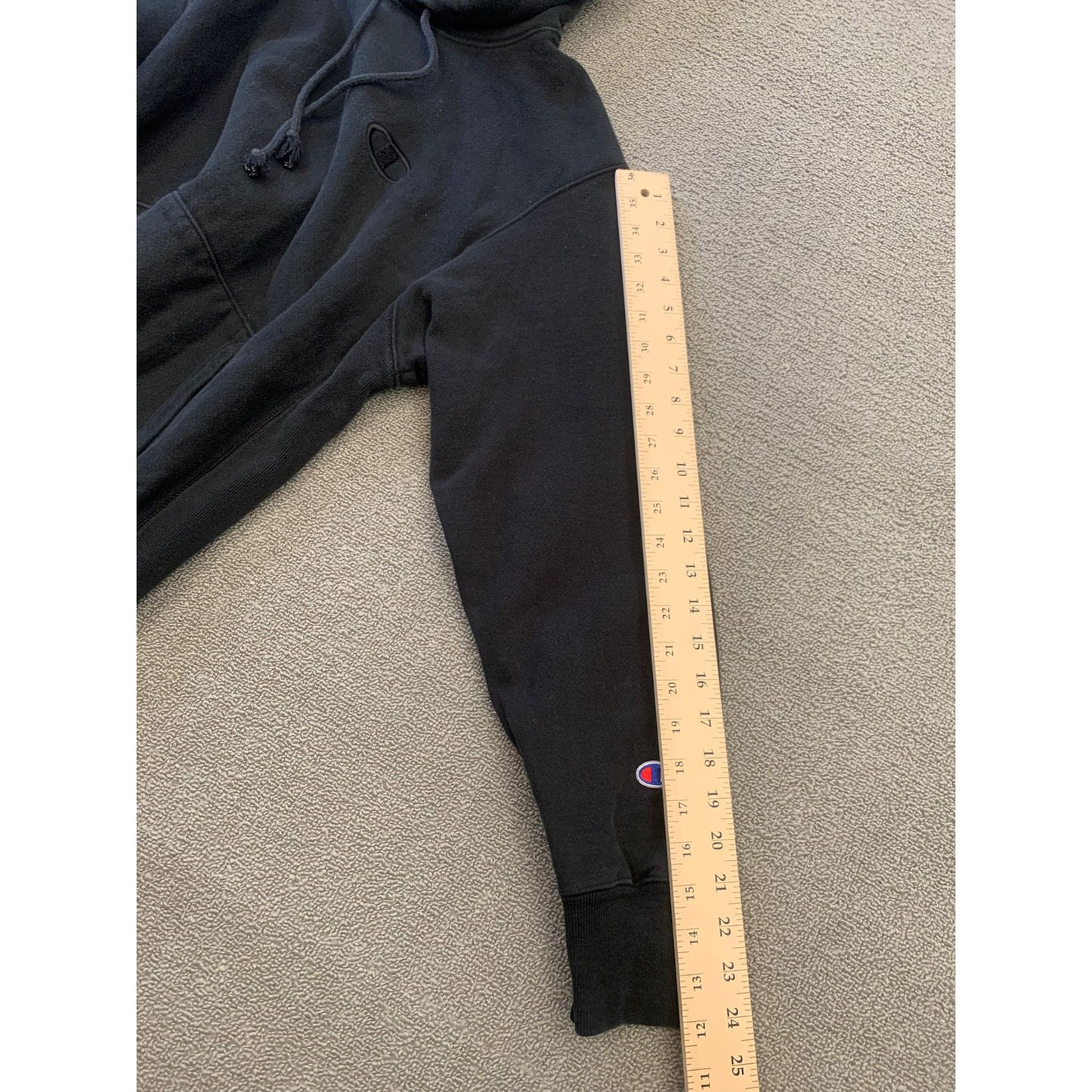 Champion Men Medium Black Reverse Weave Hoodie Sweatshirt