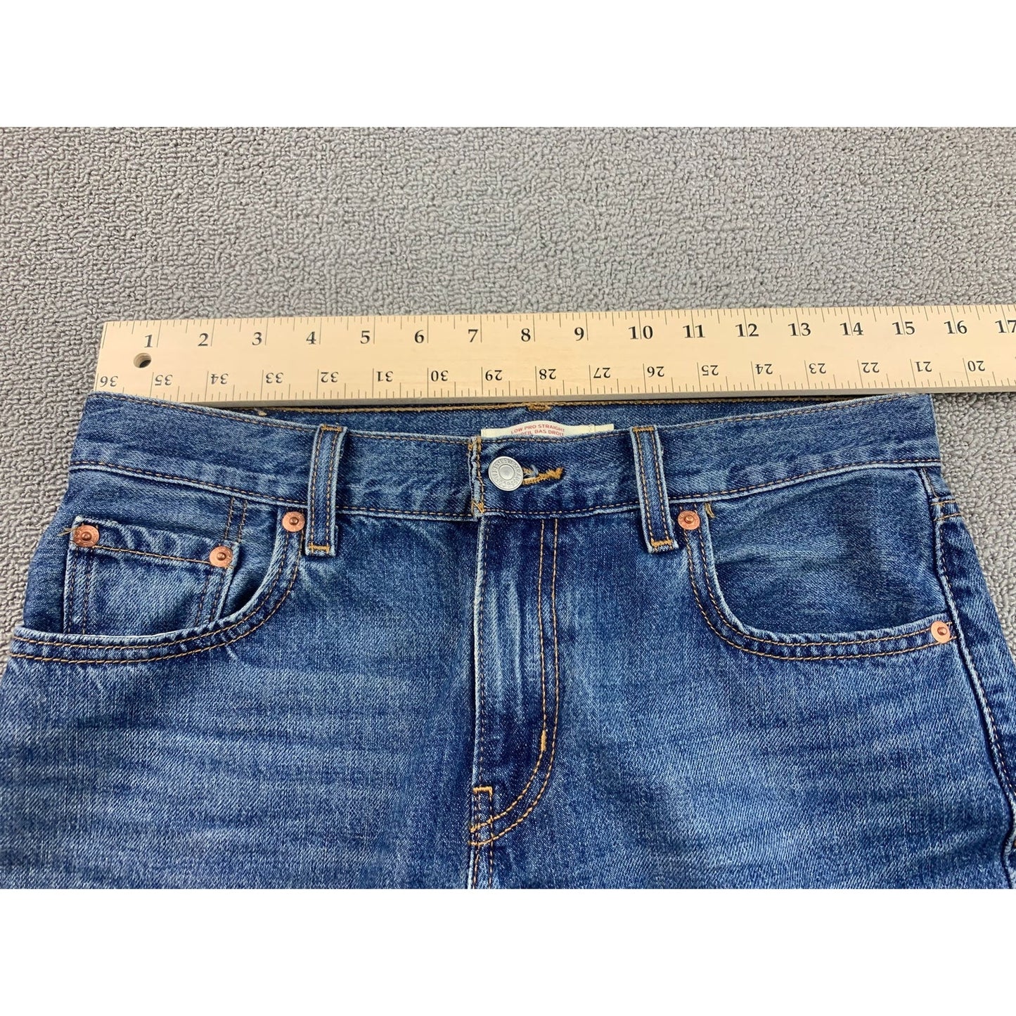 Levi’s Jeans Women’s Size 26 Low Pro Straight Leg Medium Wash Denim