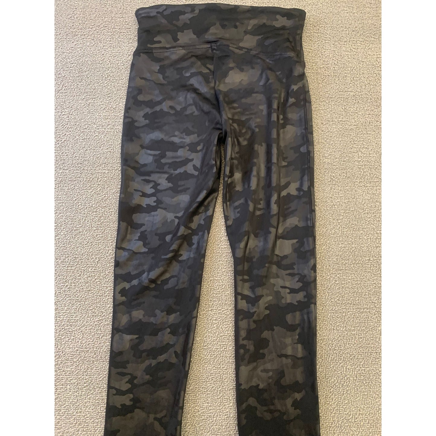 Spanx Women's Small/Petite Leggings Black Camo Coated Shine Leggings