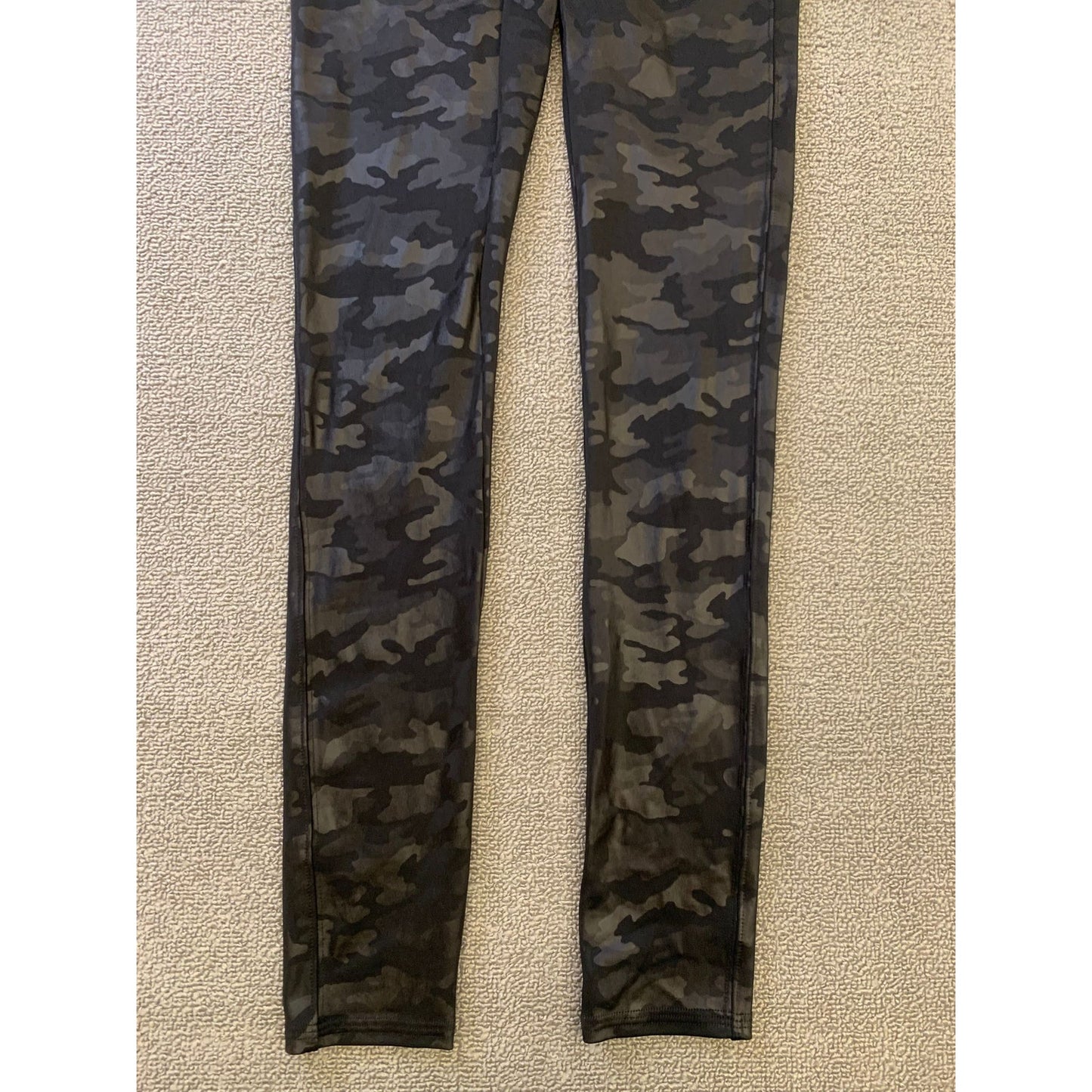 Spanx Women's Small/Petite Leggings Black Camo Coated Shine Leggings