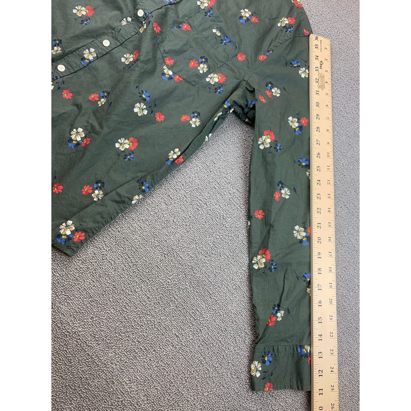 BANANA REPUBLIC Large Green Floral Untucked Fit Long Sleeve Button Down Shirt