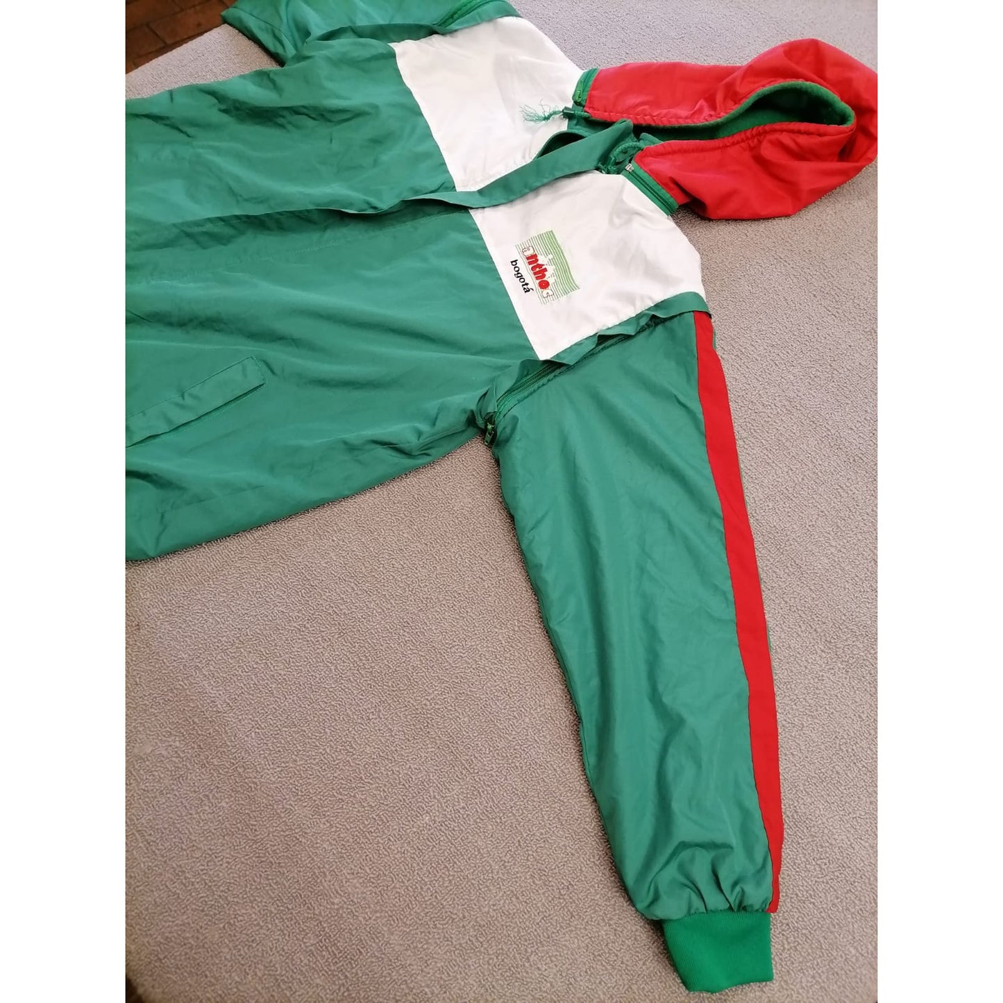 Anthoc Bogotá Vintage Medium Male Green White Red Full Zip Hooded Outdoor Jacket