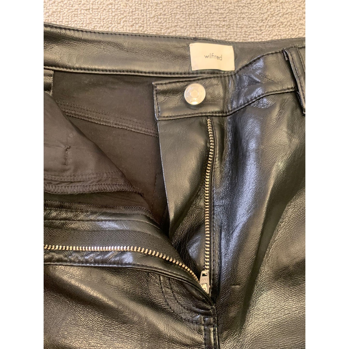 Aritzia Wilfred Women Size 0 Black Faux Leather Pants