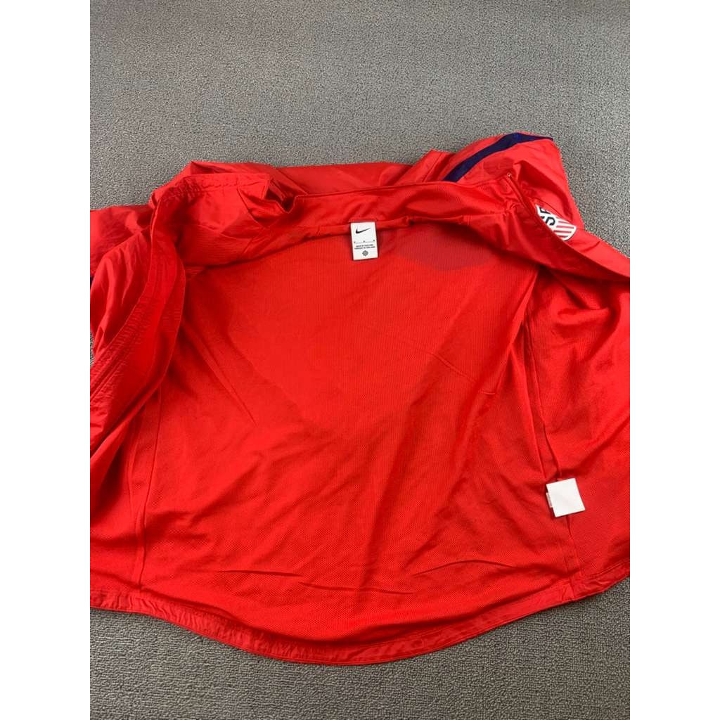 Nike Soccer Jacket Men's M Red Full Zip Mesh Lined Team USA Crest Logo Swoosh