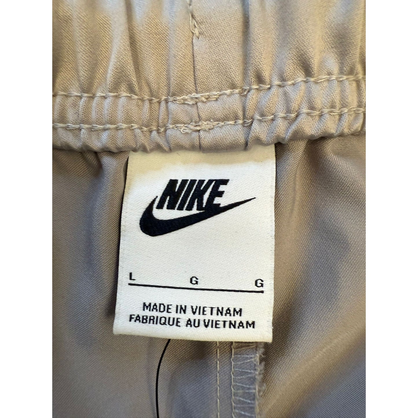 Nike Women’s Mid Rise Loose Fit Air Joggers Glossy Gray Size Large