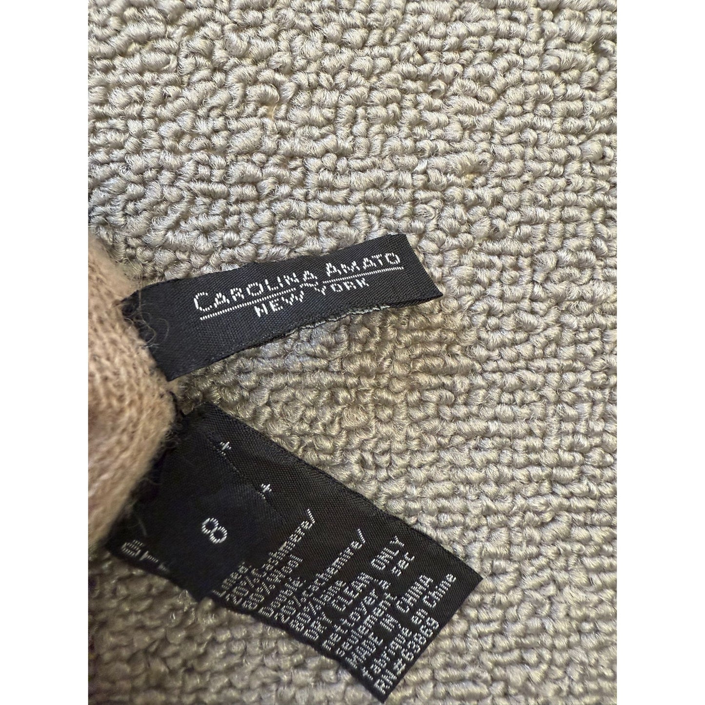Carolina Amato Women's Size 8 Black Lambskin Studded Cashmere Lined Gloves.
