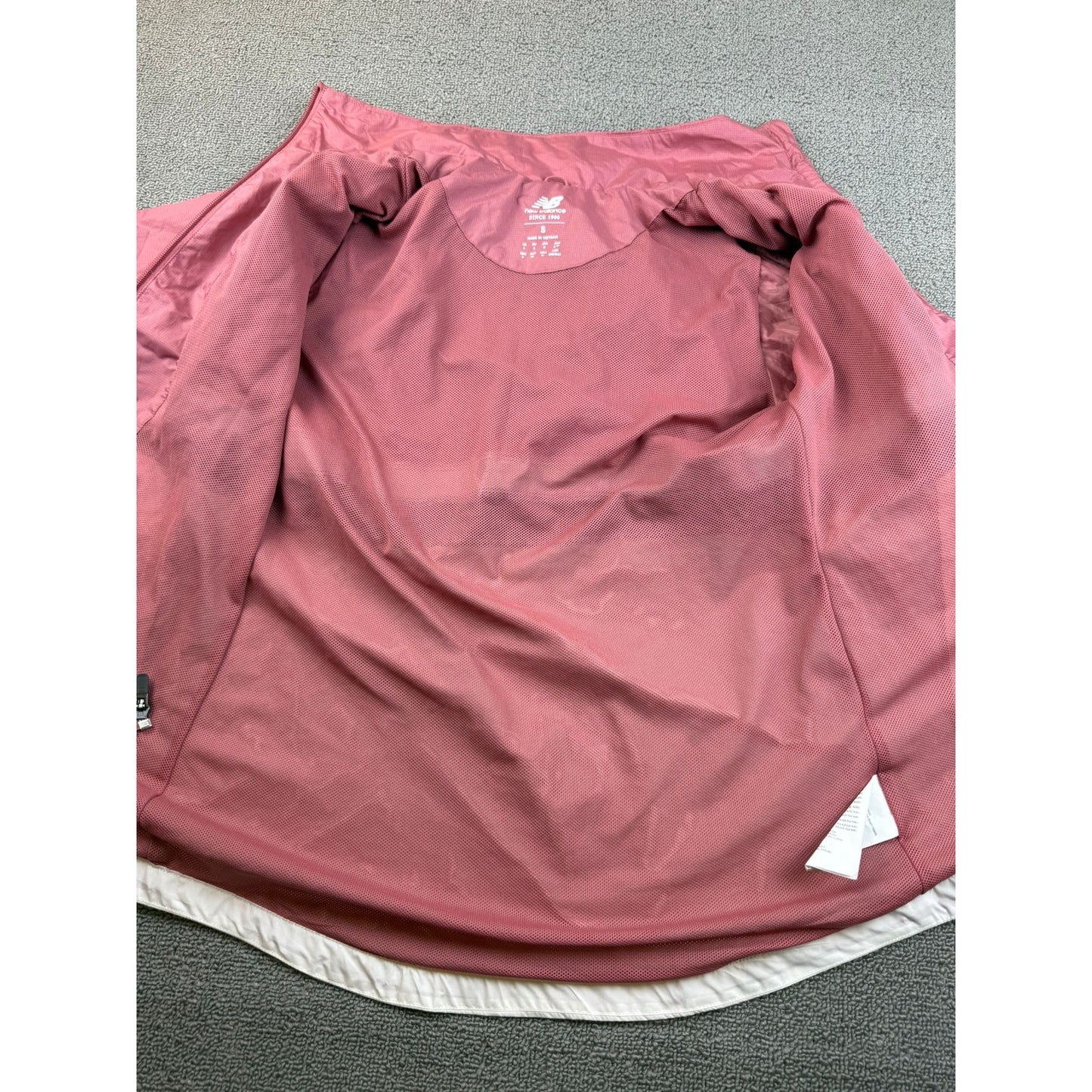 New Balance Women's Small Pink White Windbreaker NYC Marathon Running Jacket