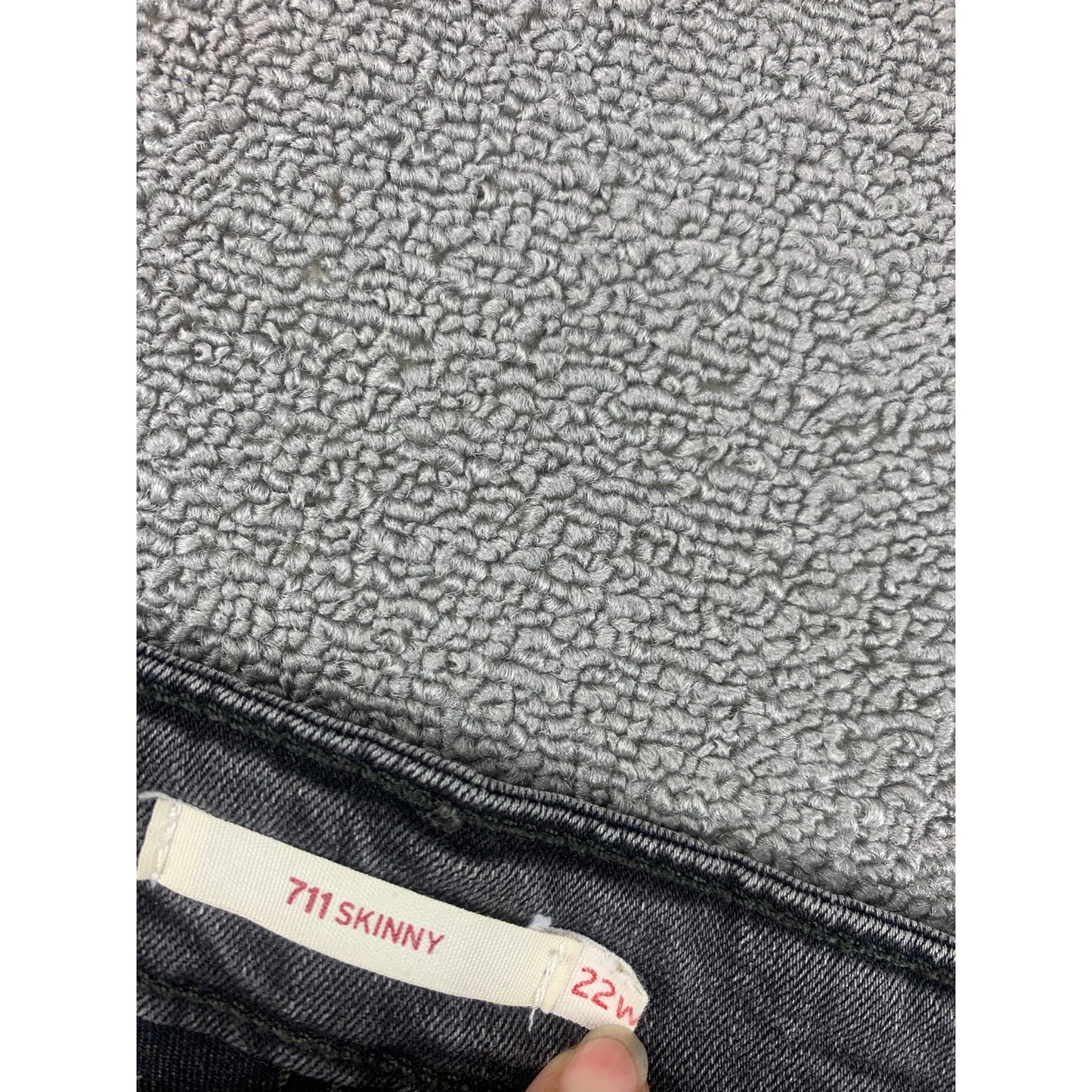 Levi's Women's 22W Dark Gray Faded 711 Skinny Jeans.