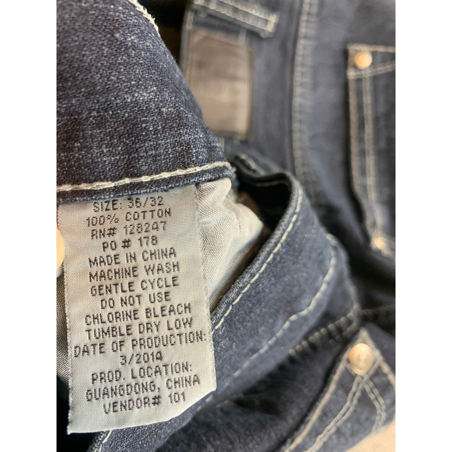 Loose Thread Men's 36x32 Dark Blue Jeans.