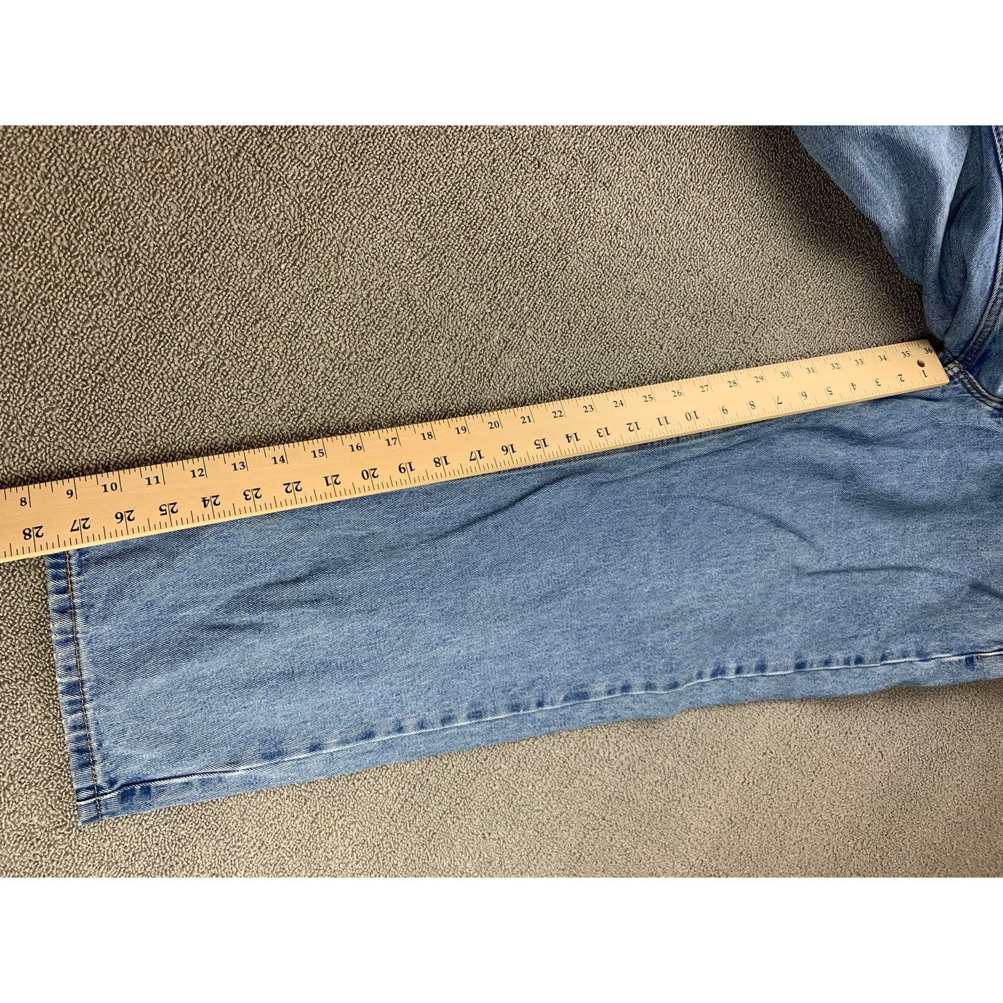 Levi's Men's 34x29 550 Relaxed Fit Blue Light Wash Straights Jeans