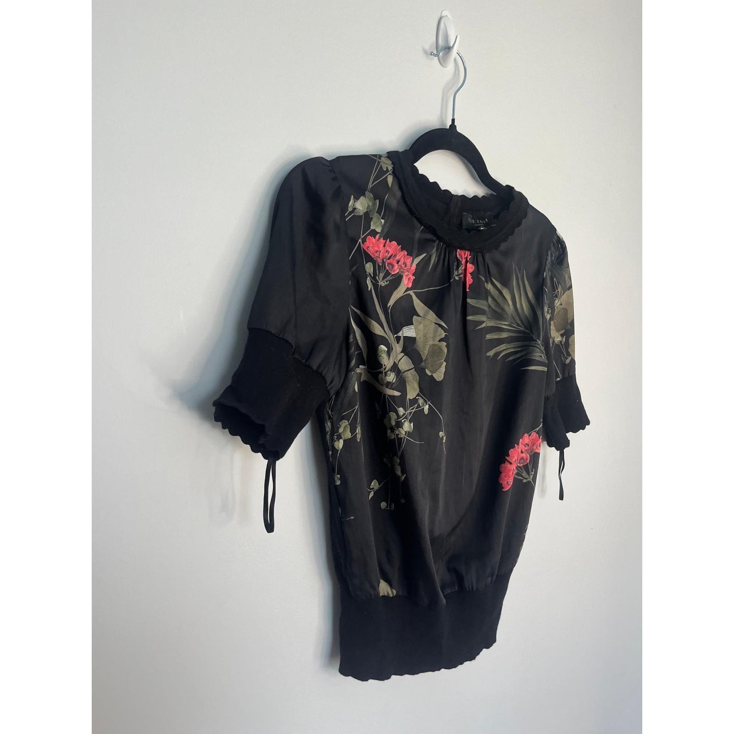 Ted Baker Floral Puff Sleeve Blouse Women Size 1 Black Red Tropical Top