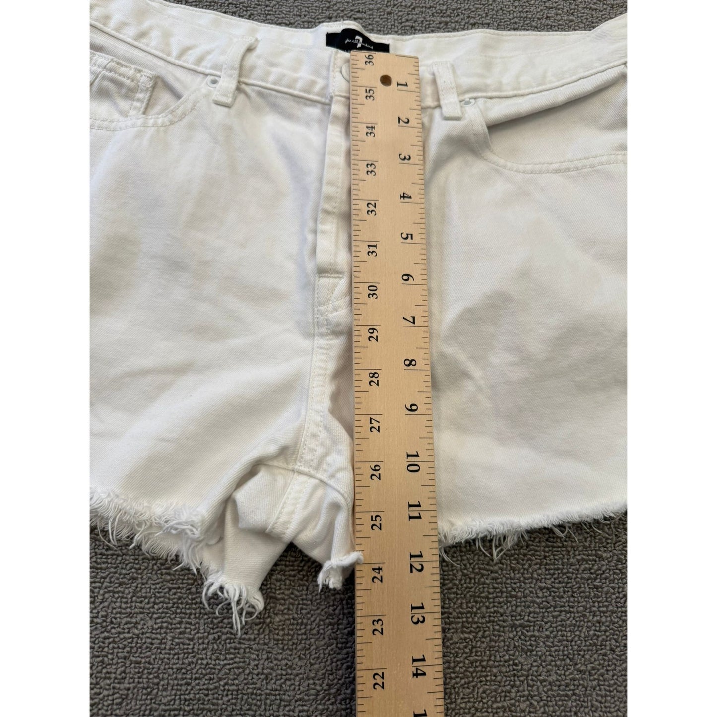7 FOR ALL MANKIND Women Size 30 White Raw Hem Shorts