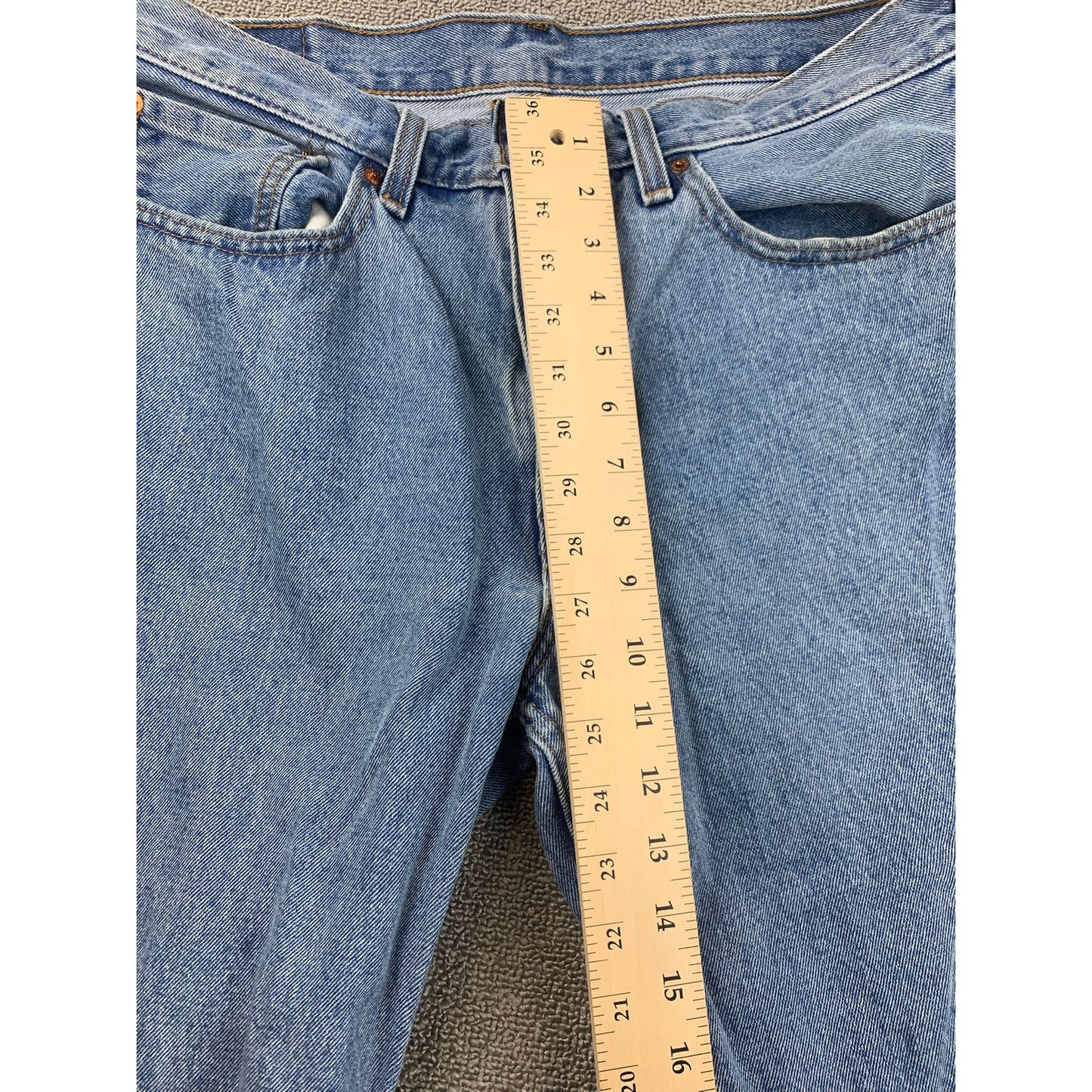 Levi's Men's 34x29 550 Relaxed Fit Blue Light Wash Straights Jeans